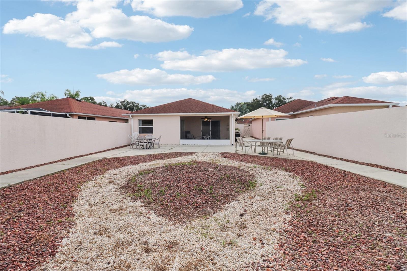 LADY LAKE ORANGE BLOSSOM GARDENS HACIENDA VILLAS - Residential