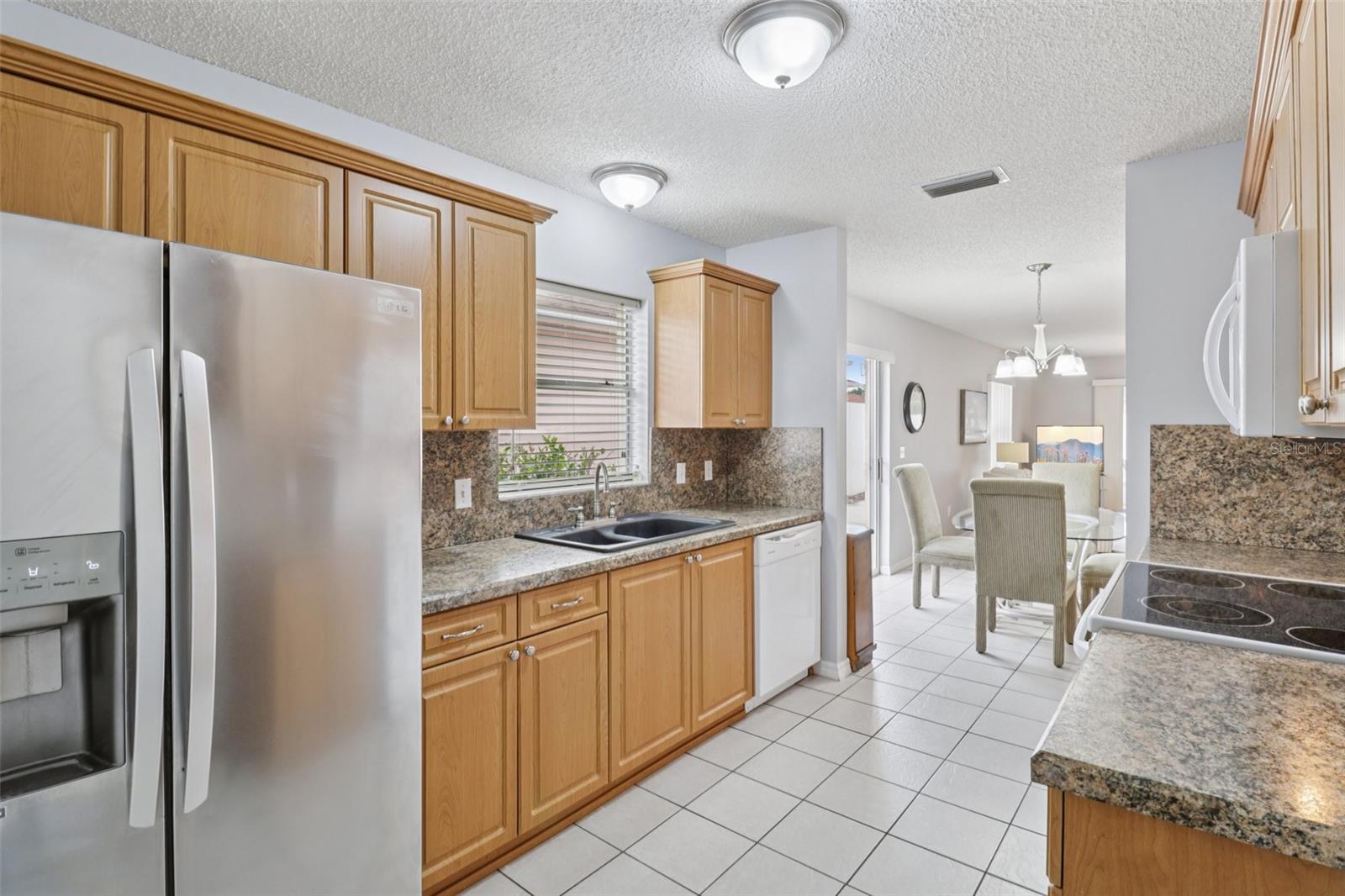 LADY LAKE ORANGE BLOSSOM GARDENS HACIENDA VILLAS - Residential