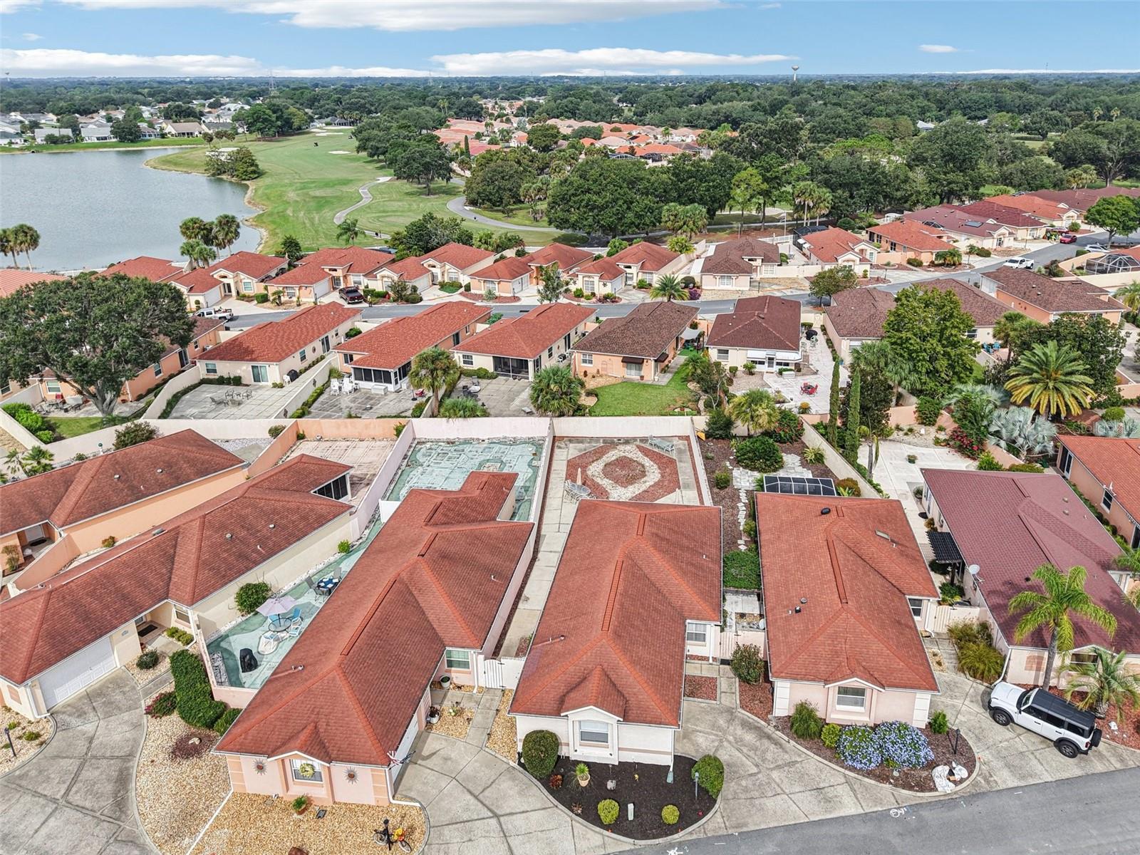 LADY LAKE ORANGE BLOSSOM GARDENS HACIENDA VILLAS - Residential