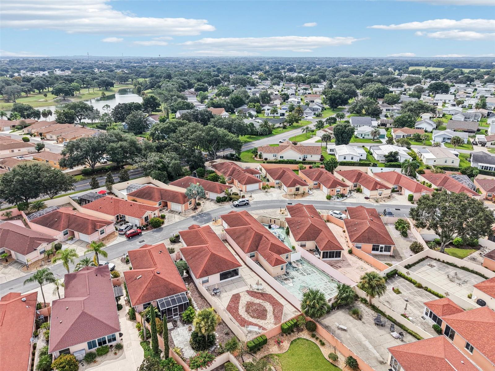LADY LAKE ORANGE BLOSSOM GARDENS HACIENDA VILLAS - Residential