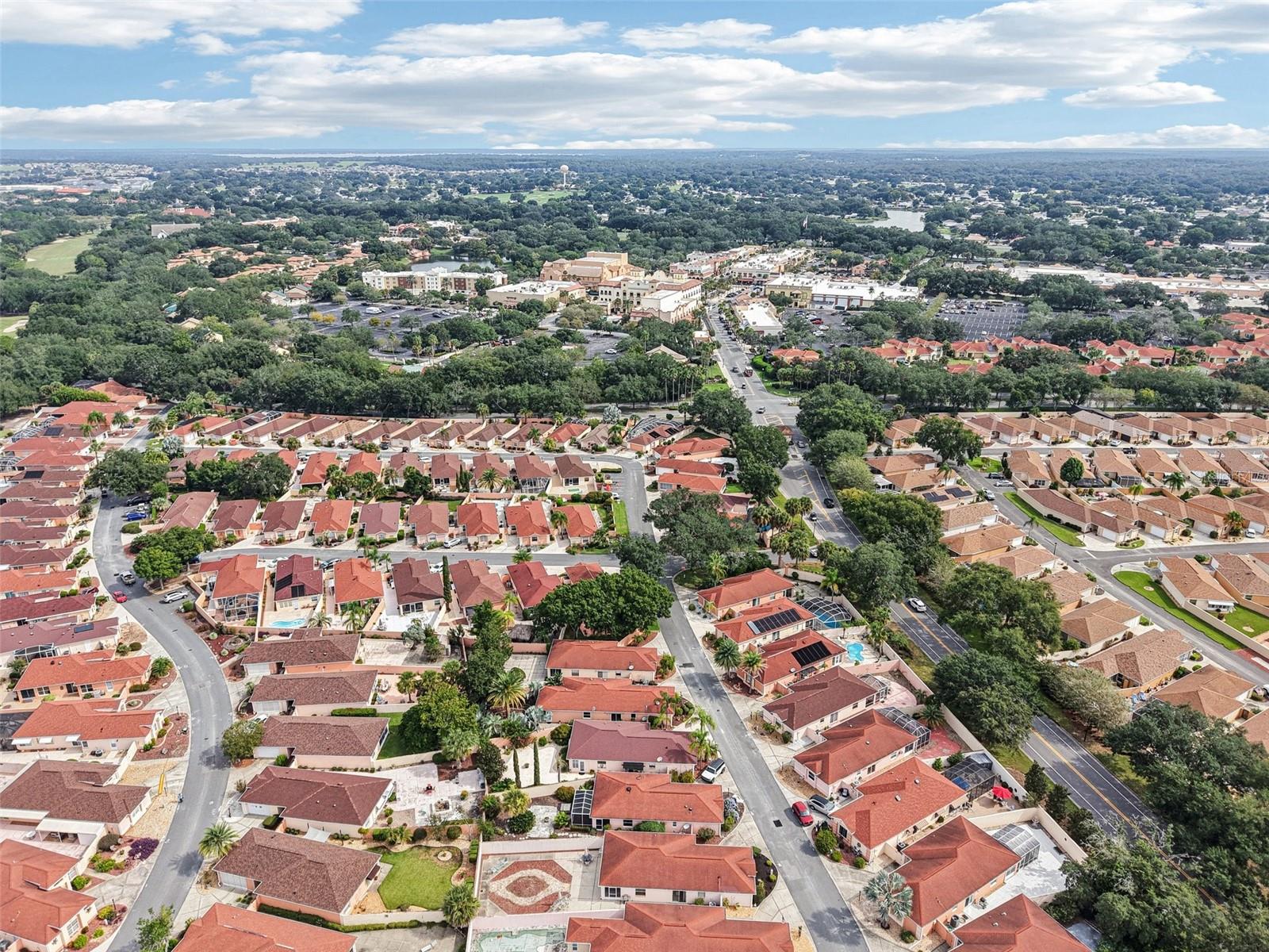 LADY LAKE ORANGE BLOSSOM GARDENS HACIENDA VILLAS - Residential