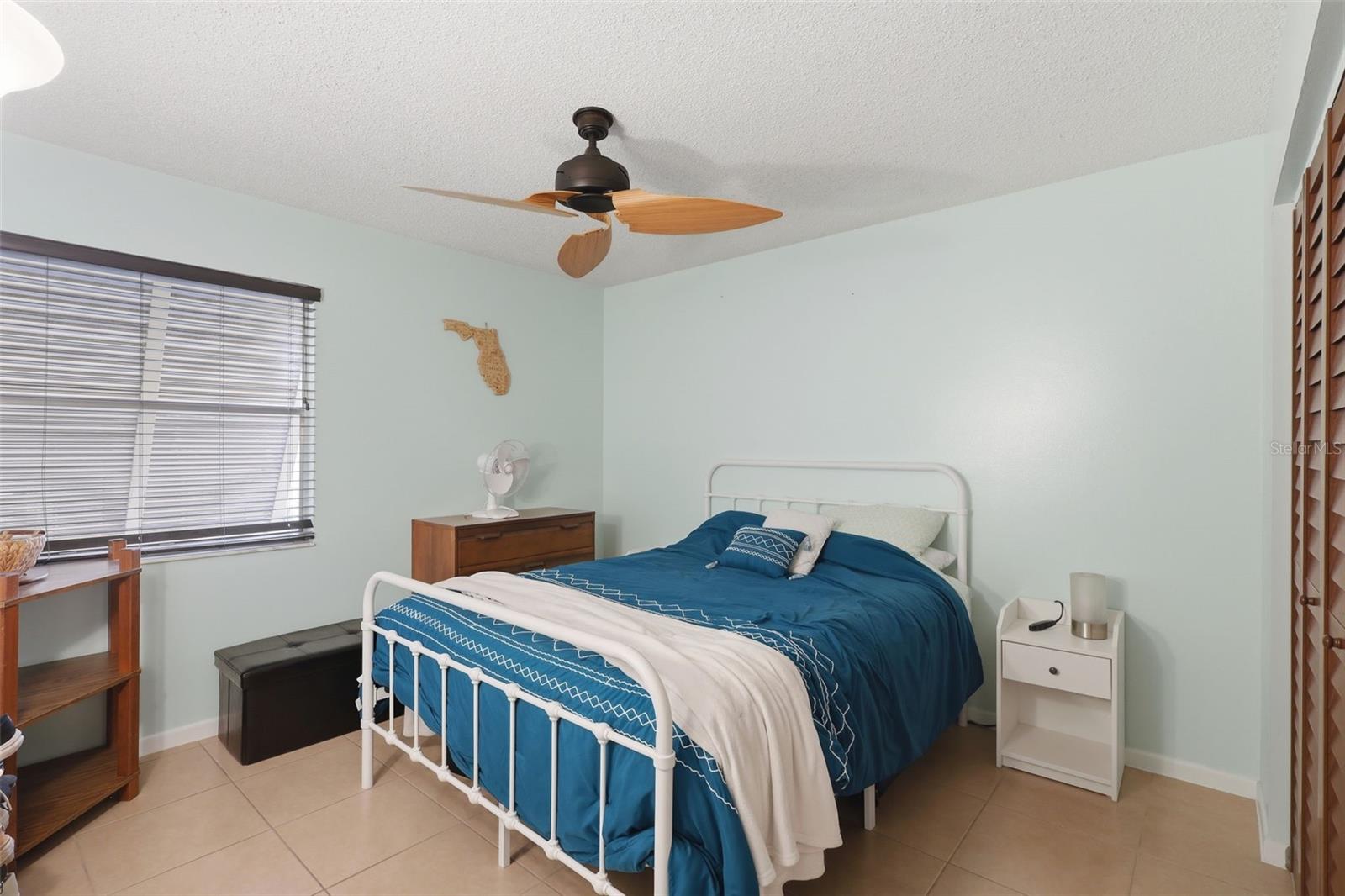 LAKESIDE CONDO APTS - Residential