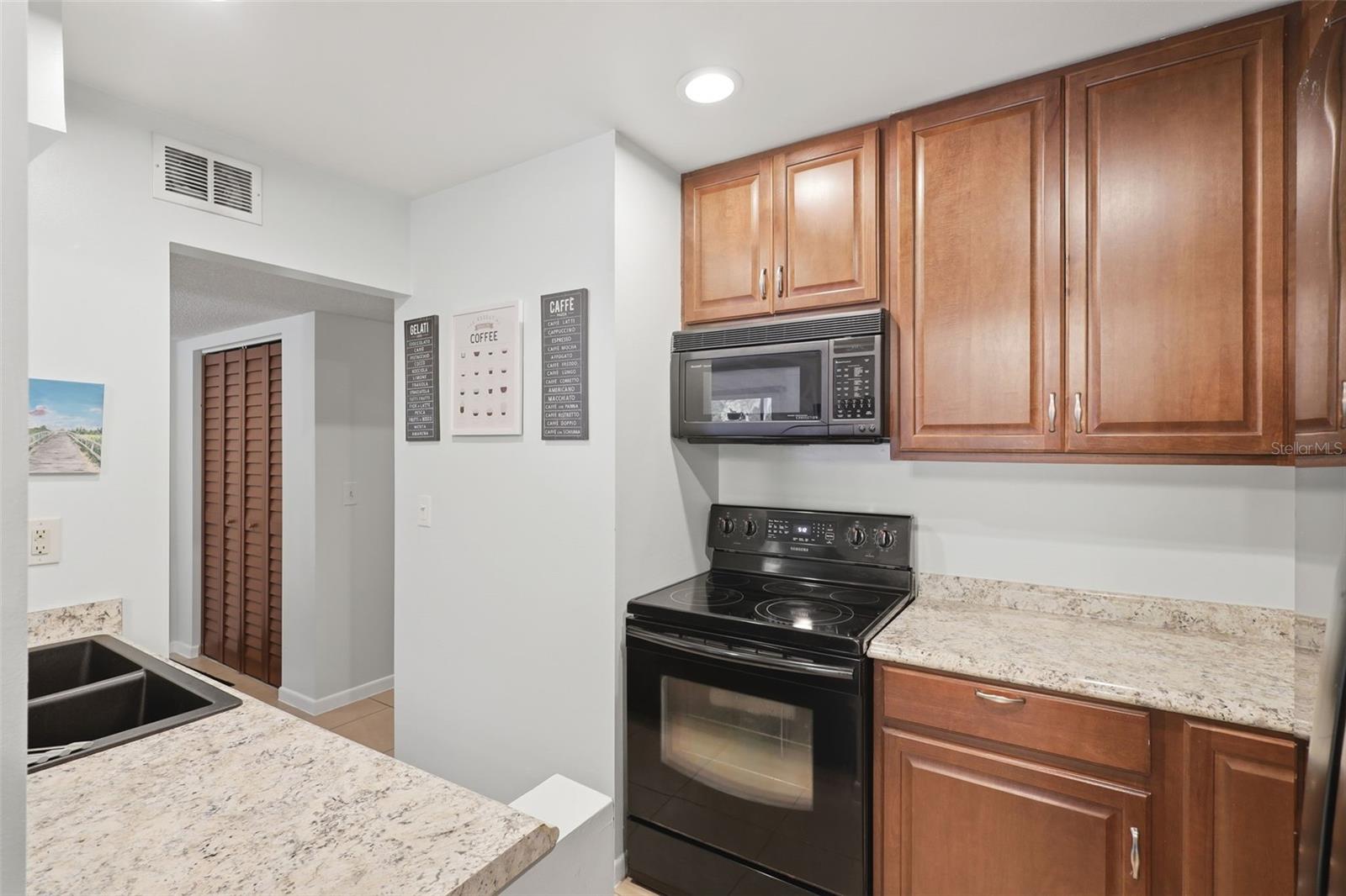 LAKESIDE CONDO APTS - Residential