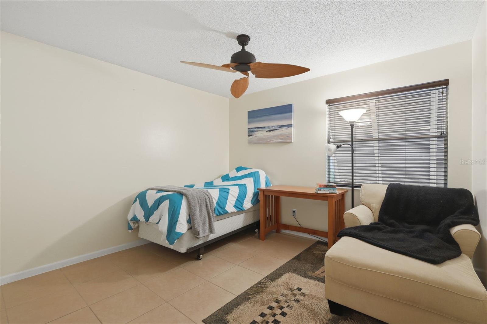 LAKESIDE CONDO APTS - Residential