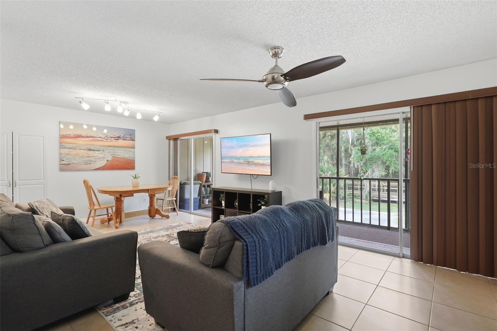 LAKESIDE CONDO APTS - Residential