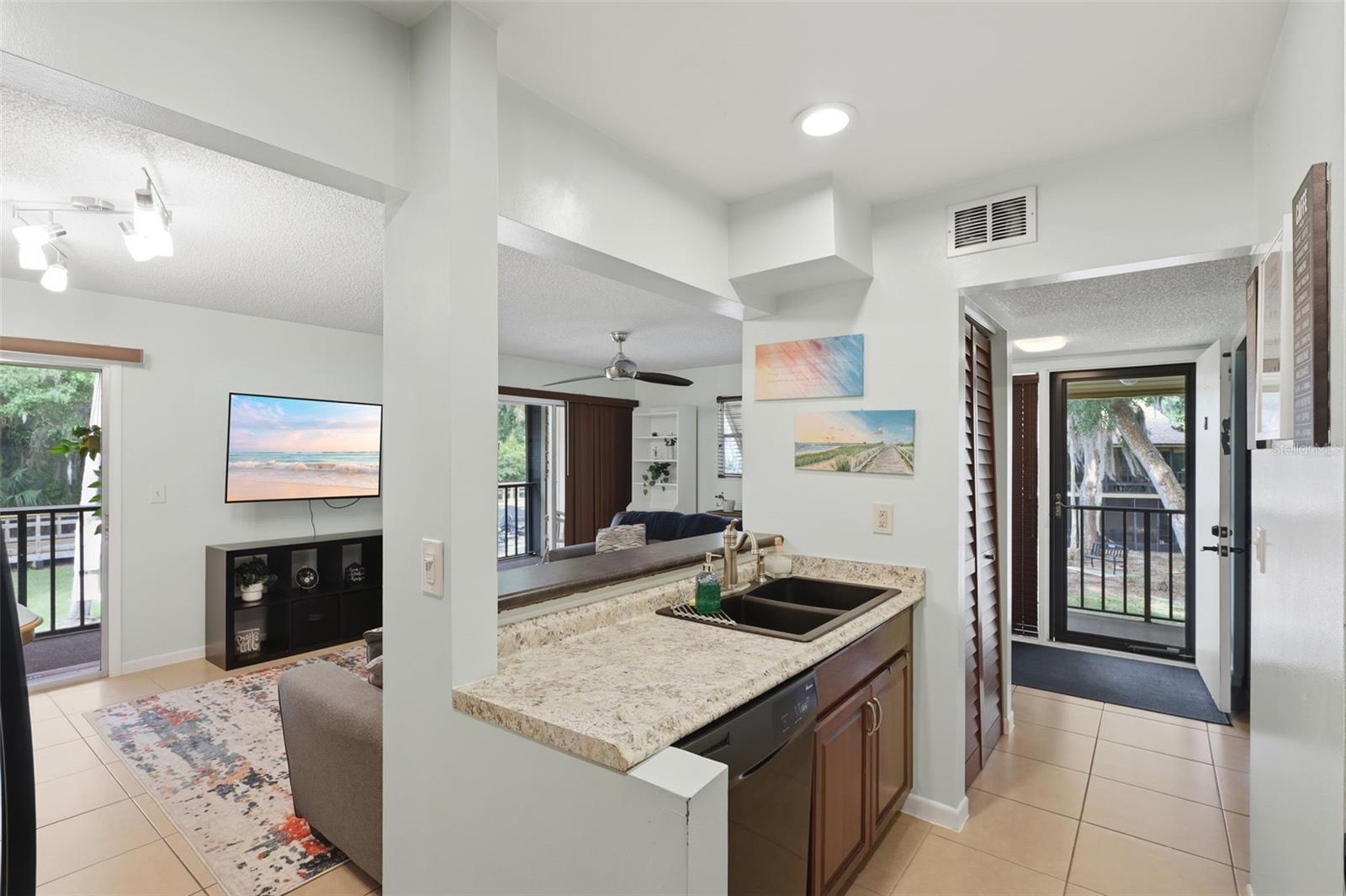 LAKESIDE CONDO APTS - Residential