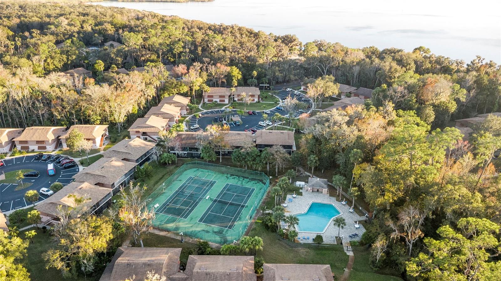 LAKESIDE CONDO APTS - Residential