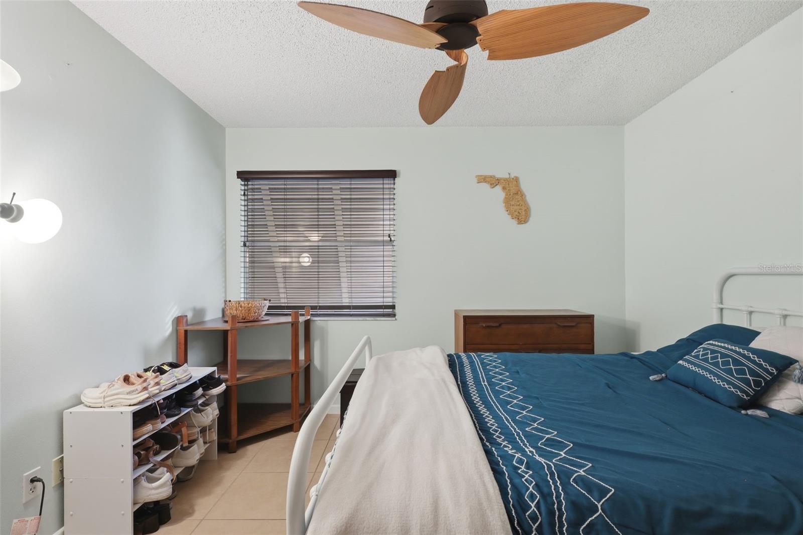 LAKESIDE CONDO APTS - Residential