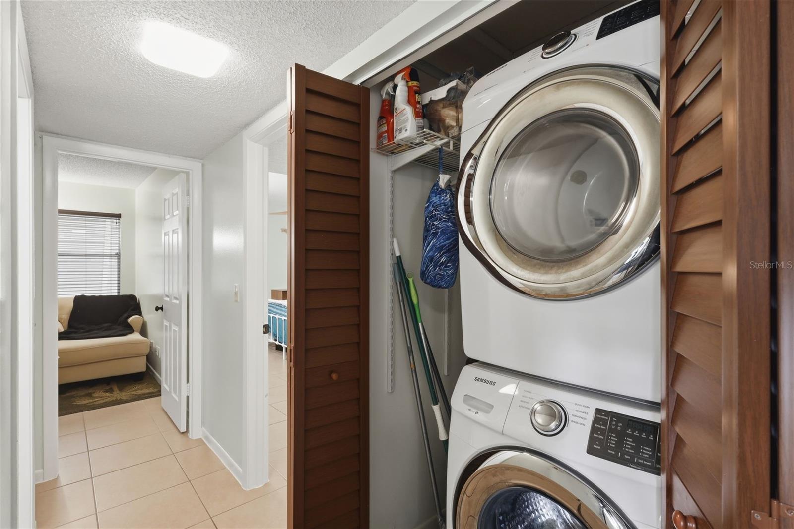 LAKESIDE CONDO APTS - Residential