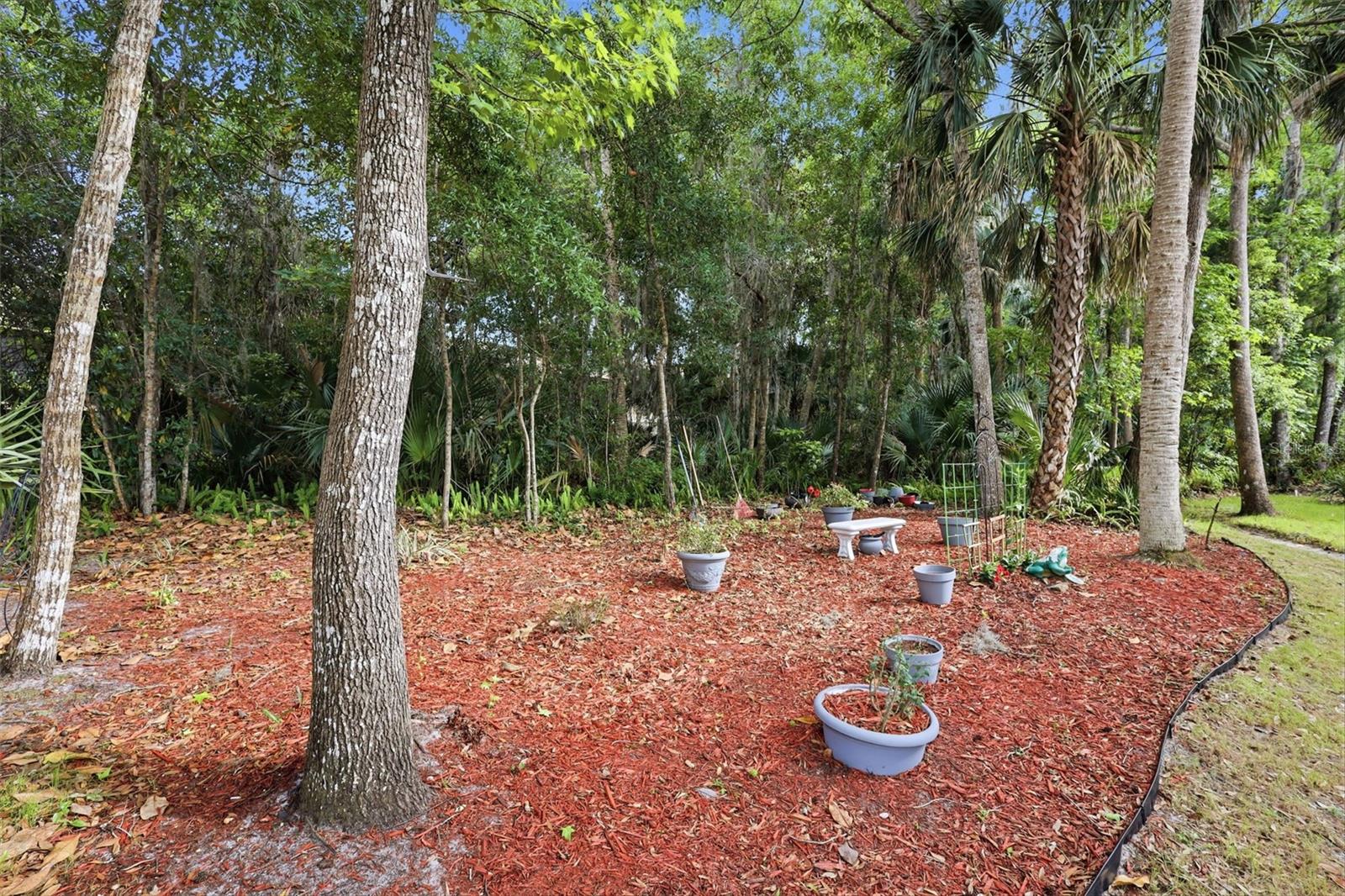 LAKESIDE CONDO APTS - Residential