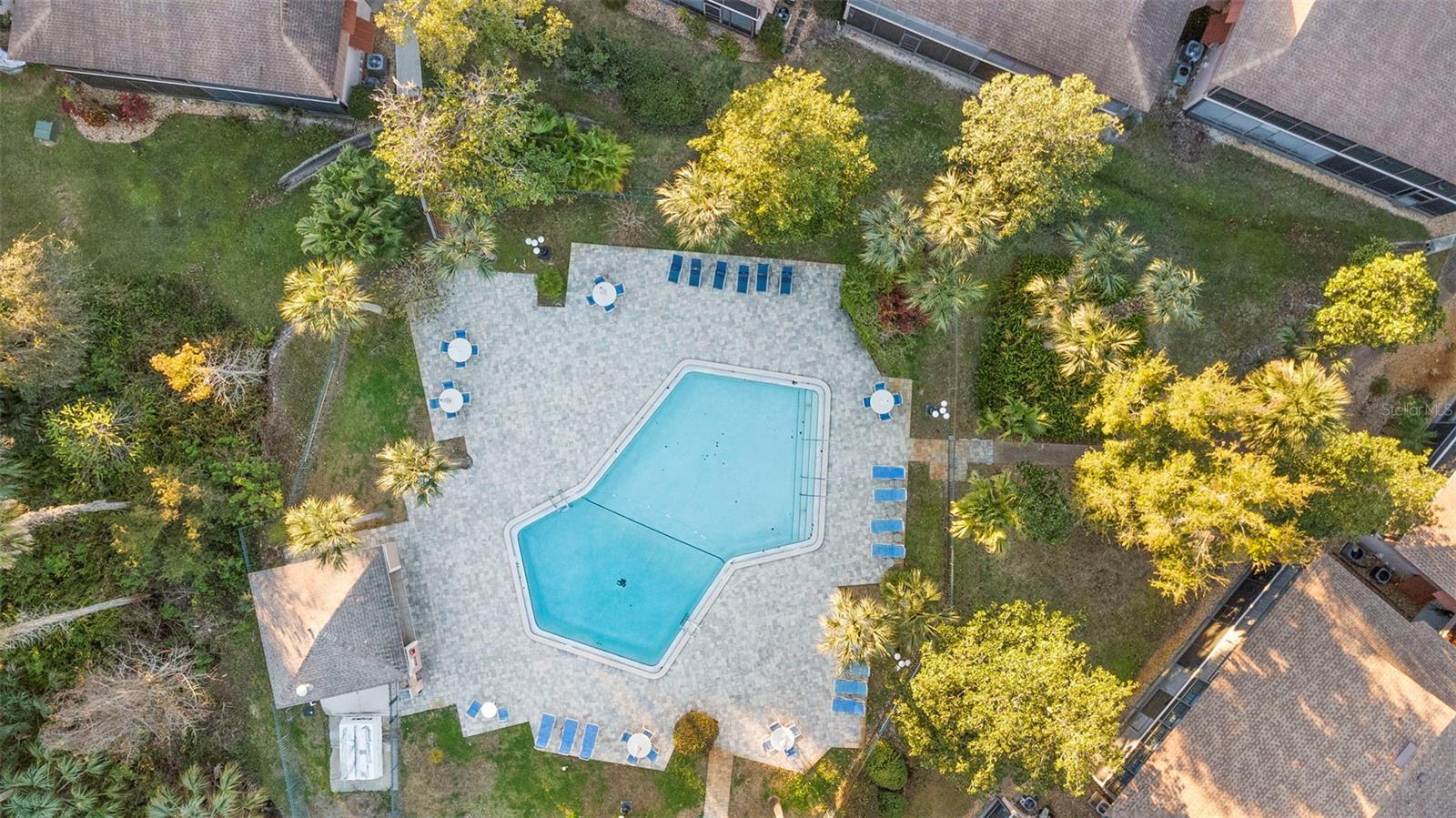 LAKESIDE CONDO APTS - Residential