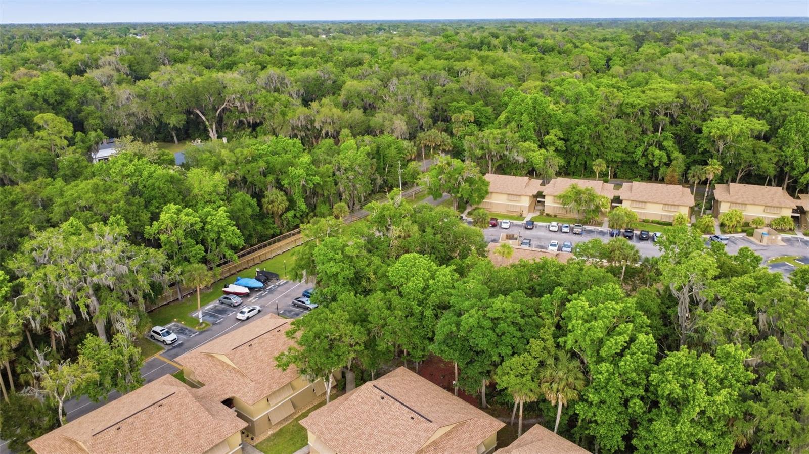 LAKESIDE CONDO APTS - Residential