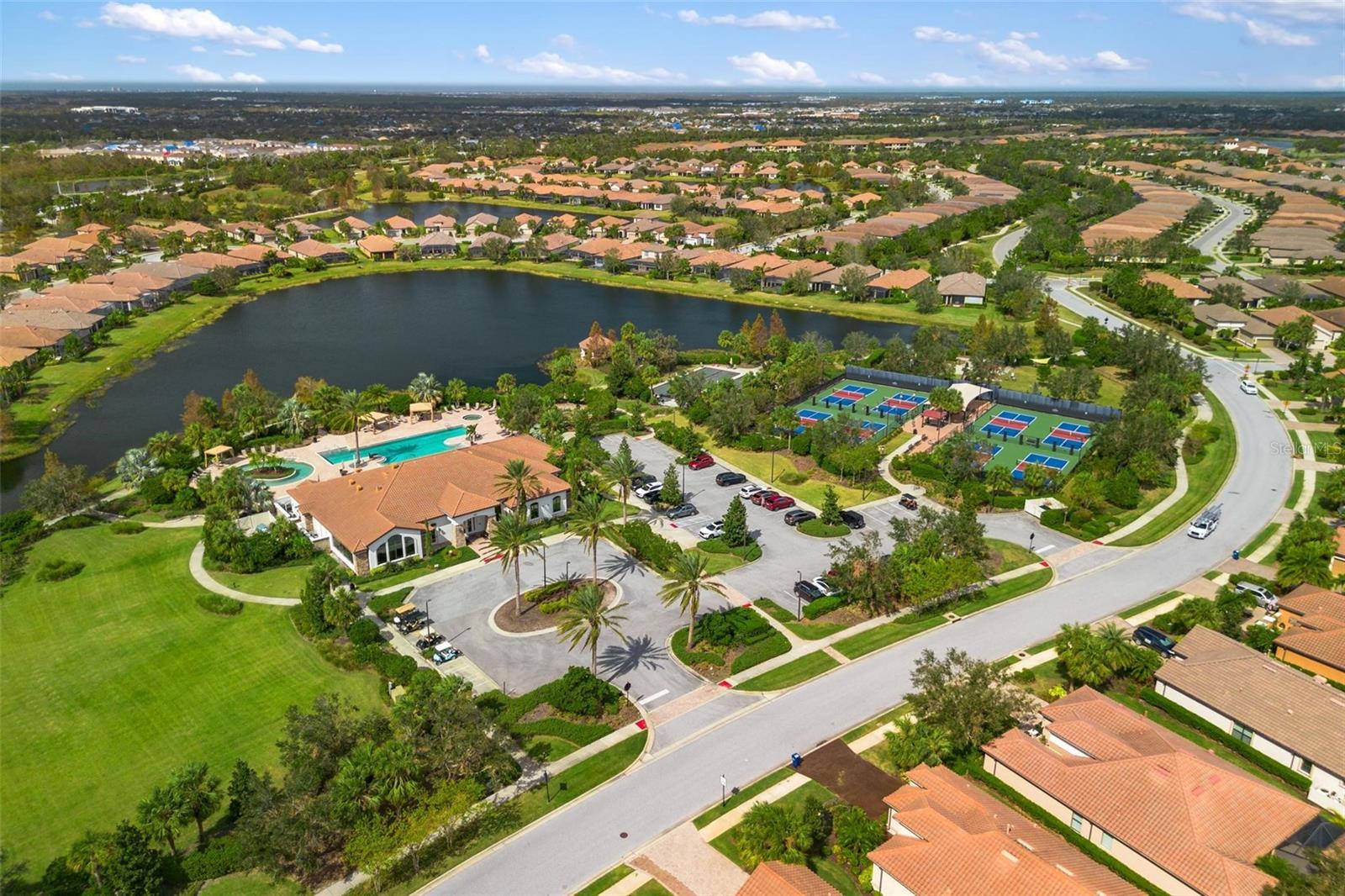 ESPLANADE PH I - Residential