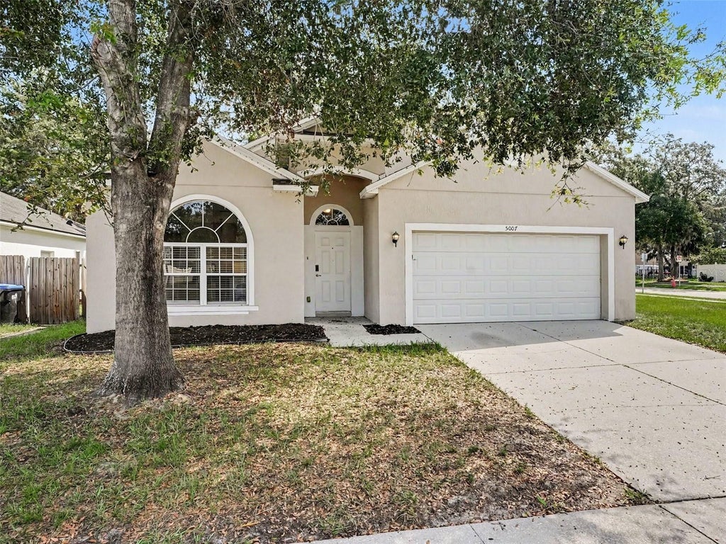 Photo of 5007 Shale Ridge Trail, Orlando, FL 32818 (MLS # O6446102)