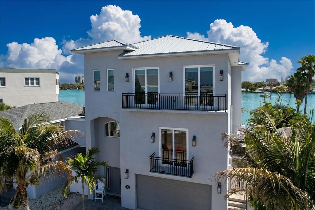 Photo of 306 Bay Plz, Treasure Island, FL 33706 (MLS # TB8502233)