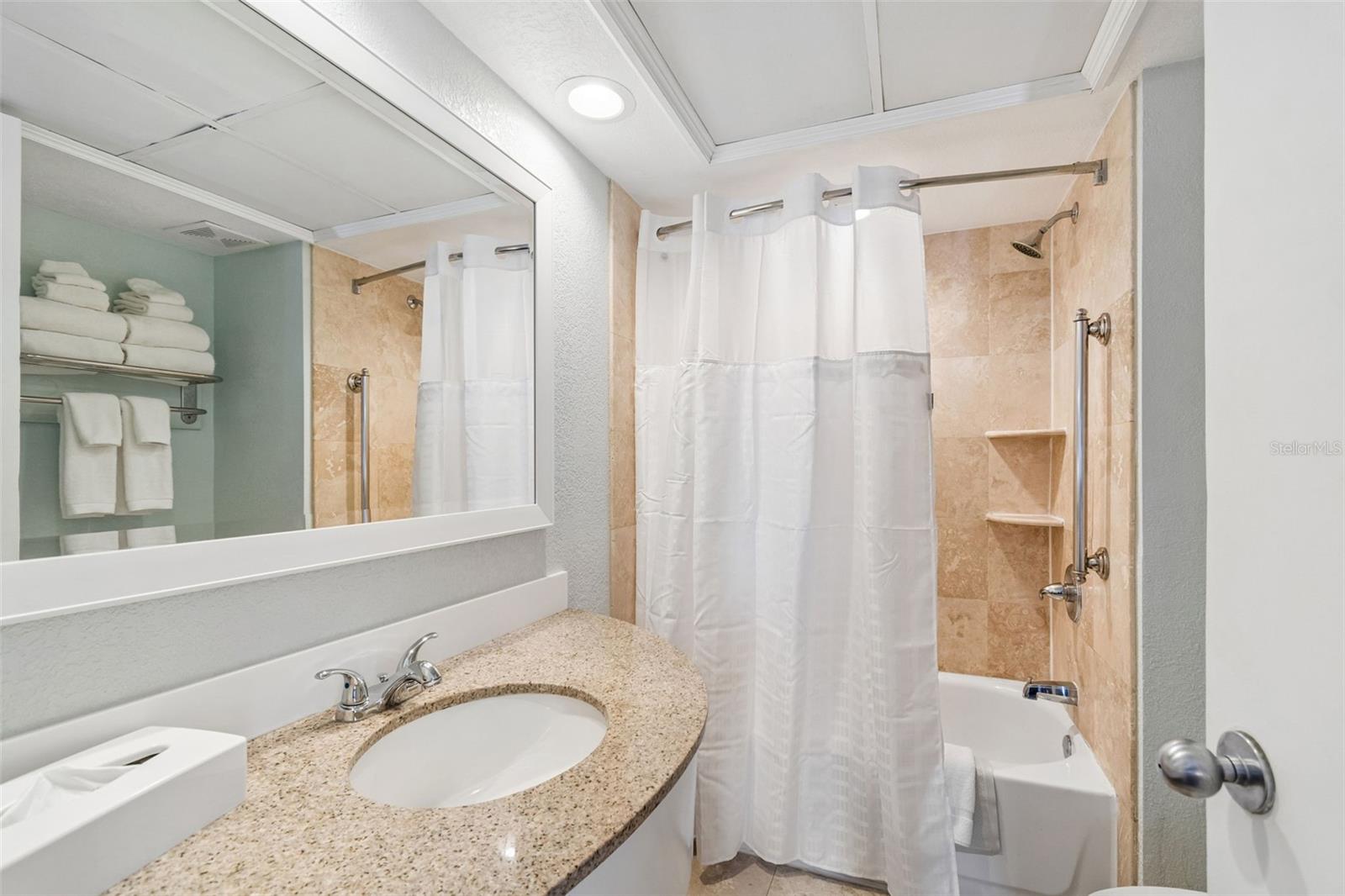 JACARANDA BEACH VILLAS CONDO - Residential