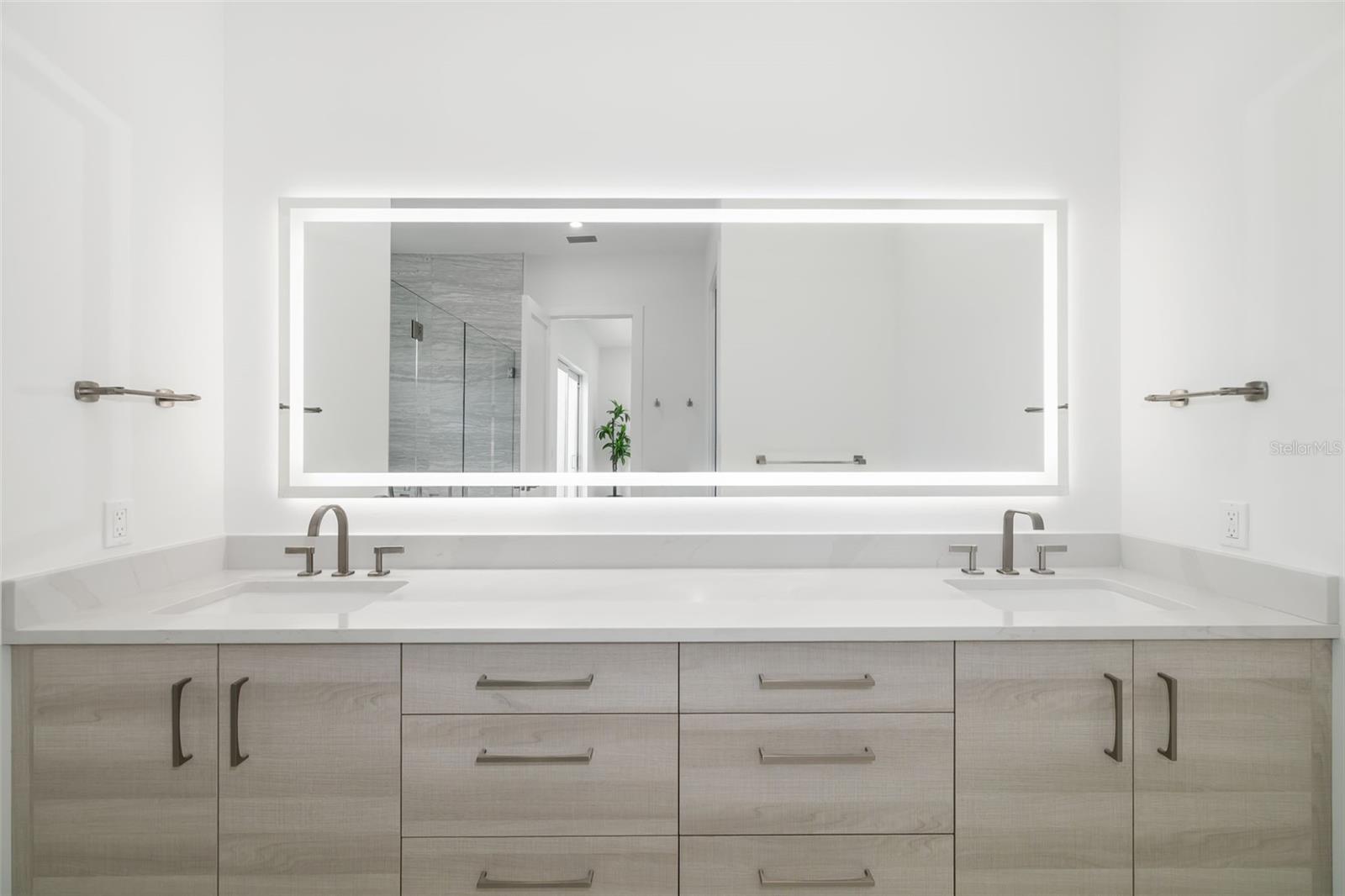 SOUTH GATE - Residential