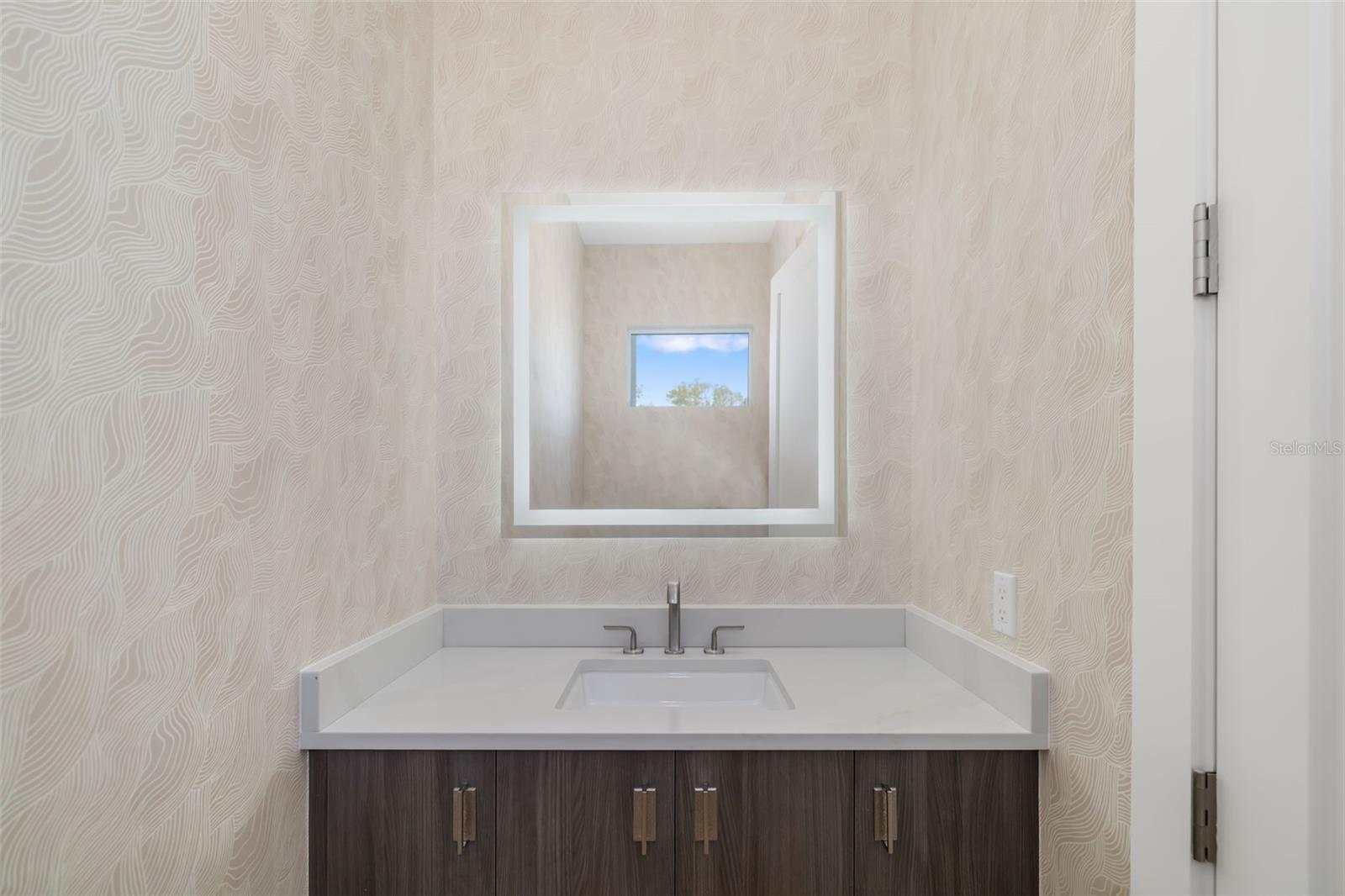 SOUTH GATE - Residential