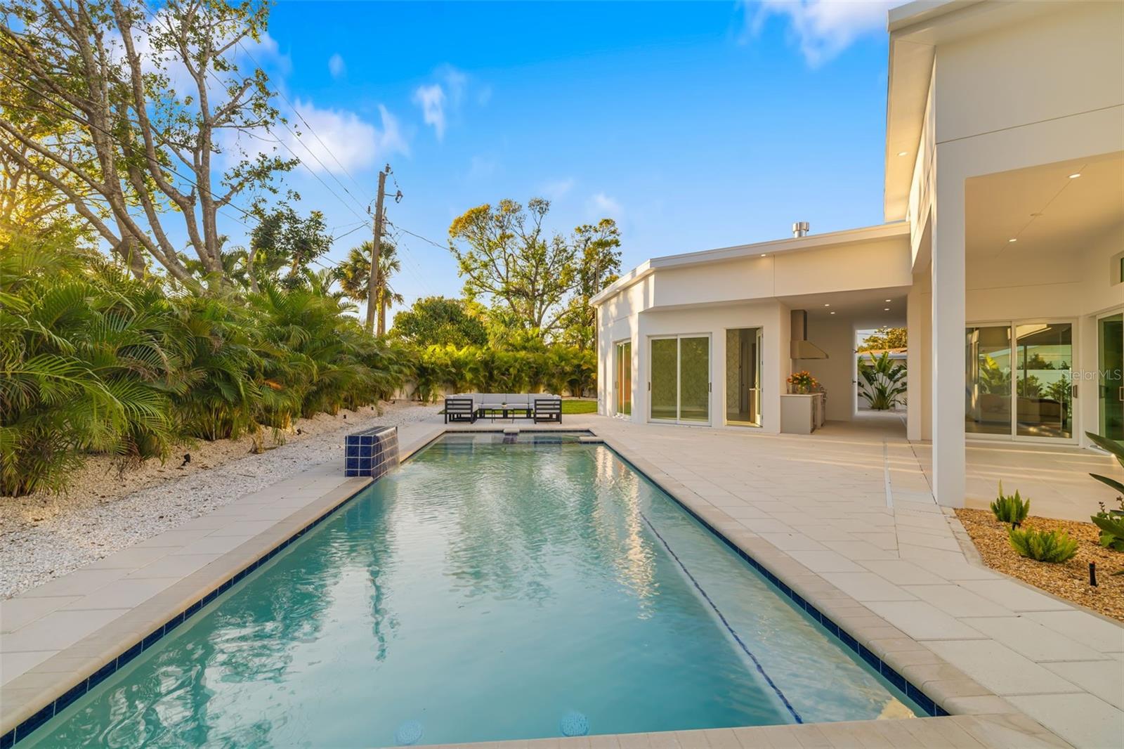 SOUTH GATE - Residential