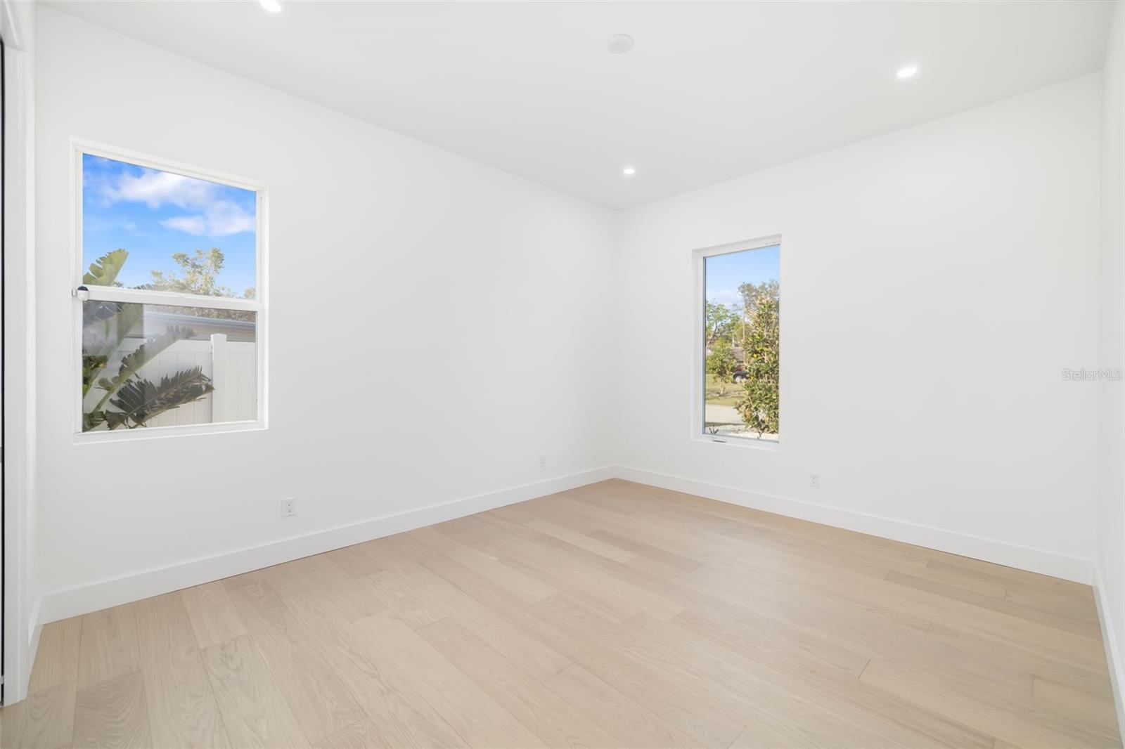 SOUTH GATE - Residential