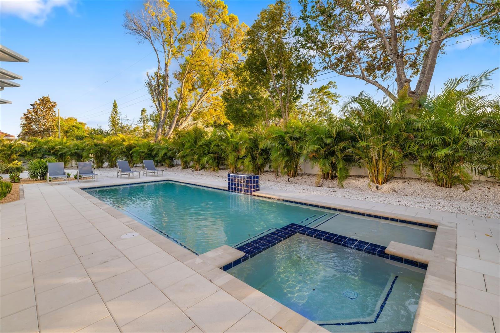 SOUTH GATE - Residential