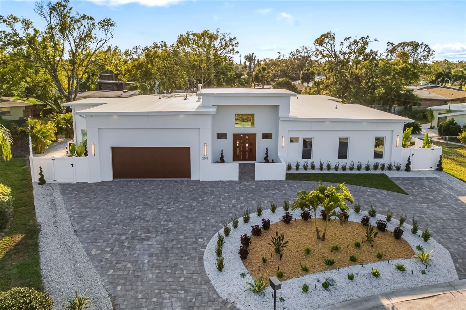 SOUTH GATE - Residential