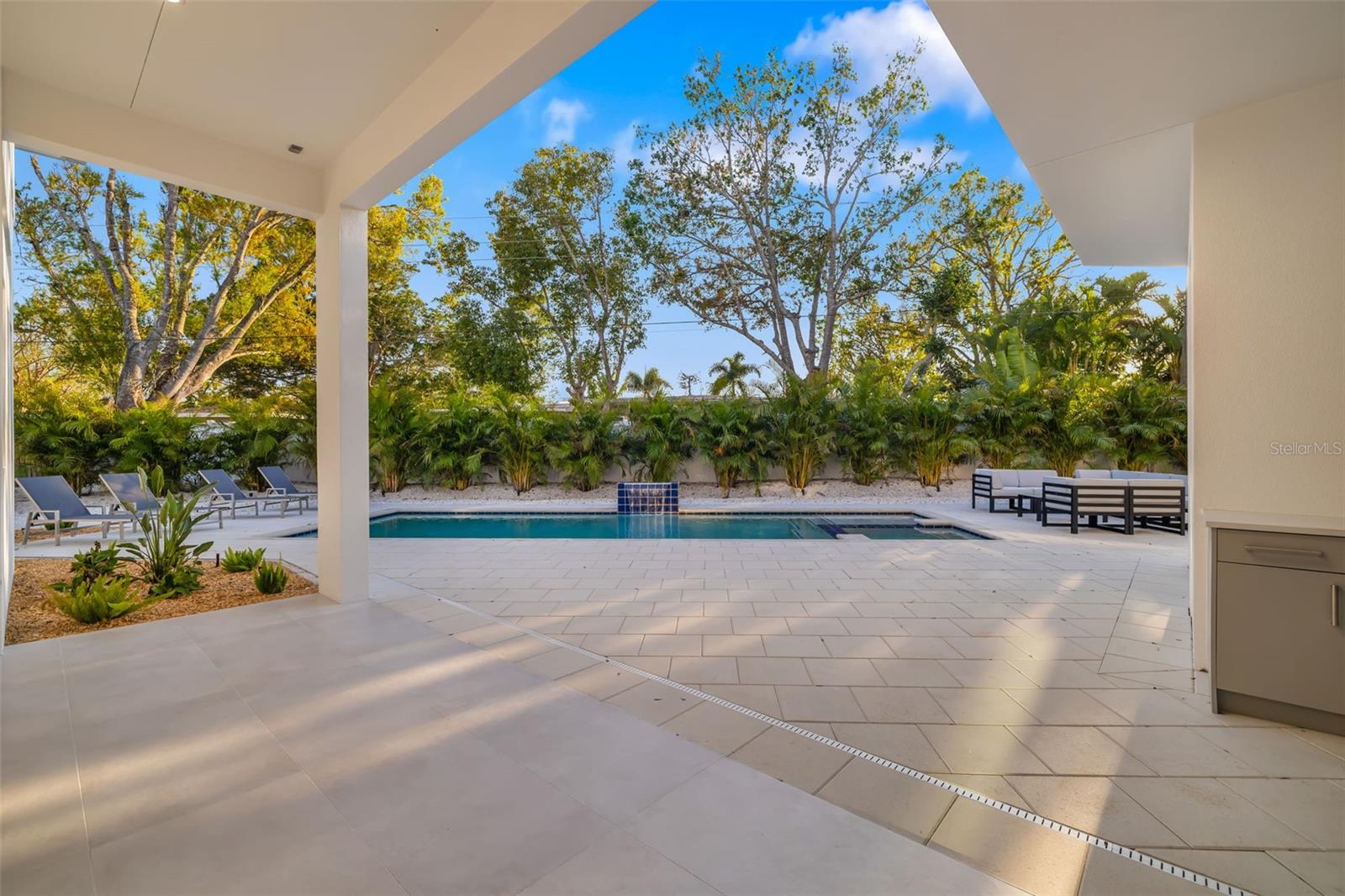 SOUTH GATE - Residential