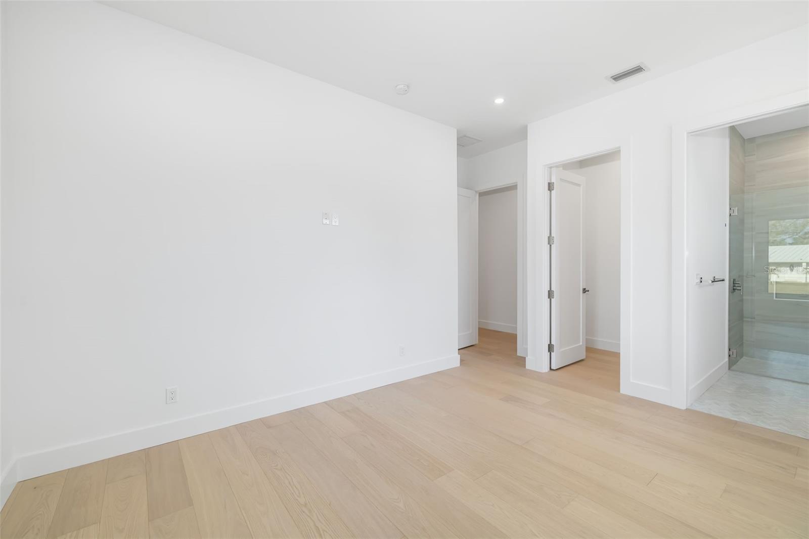 SOUTH GATE - Residential