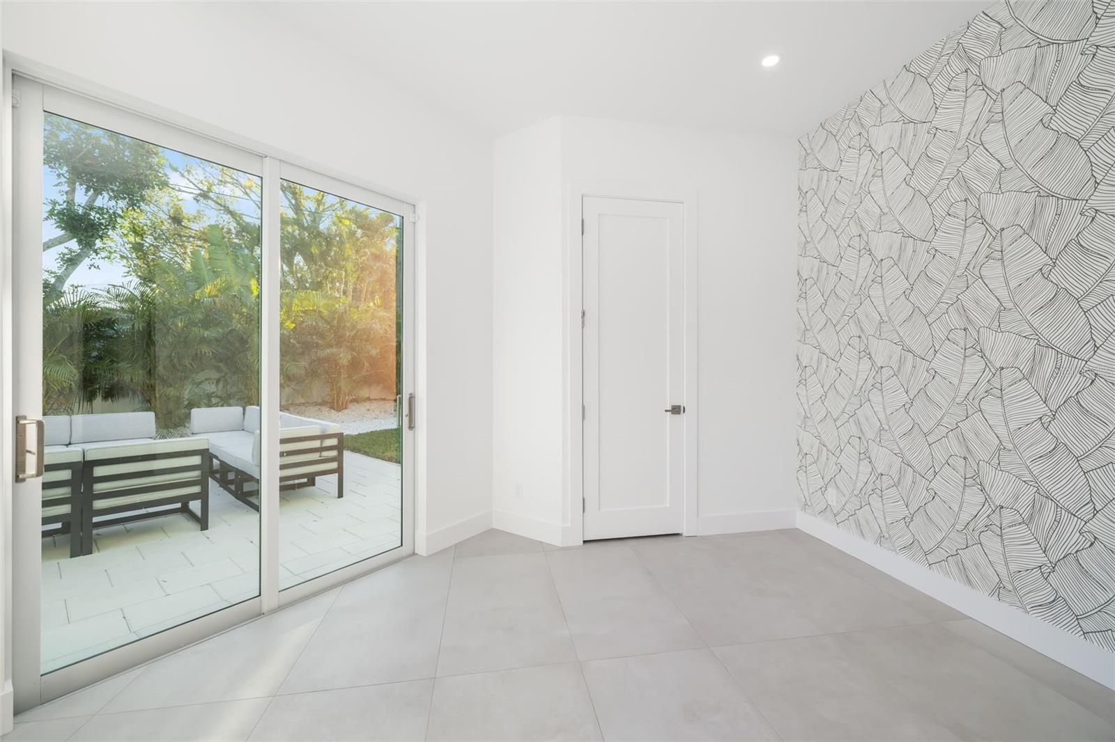 SOUTH GATE - Residential