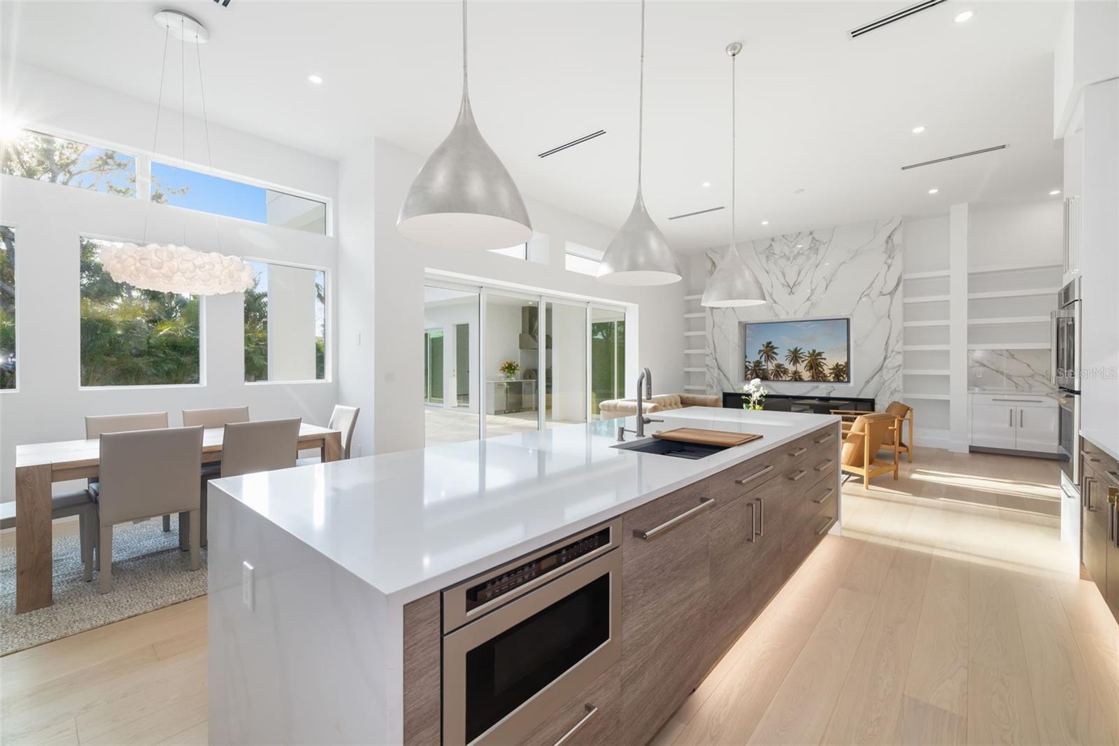 SOUTH GATE - Residential