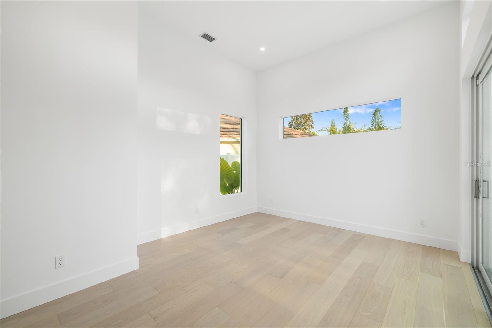 SOUTH GATE - Residential