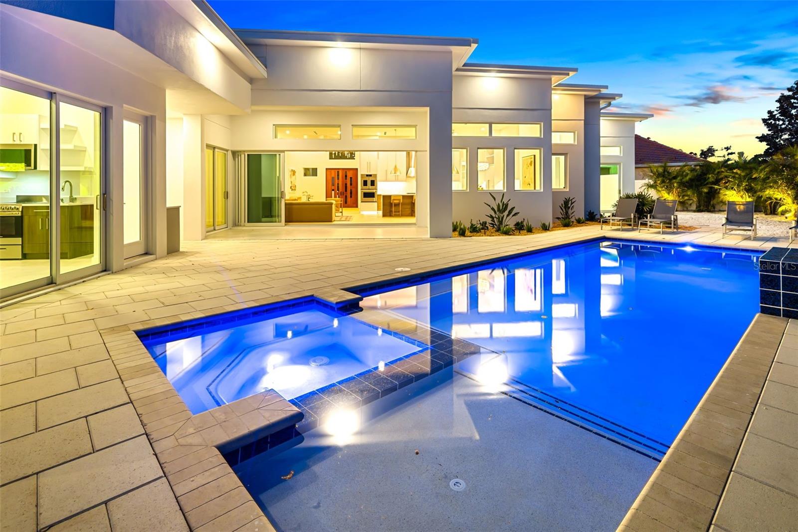 SOUTH GATE - Residential