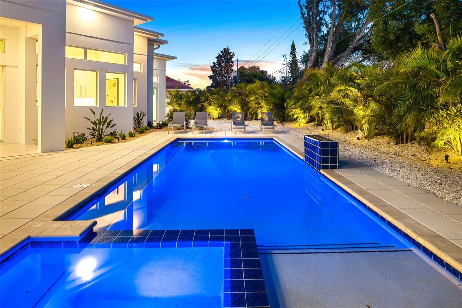 SOUTH GATE - Residential