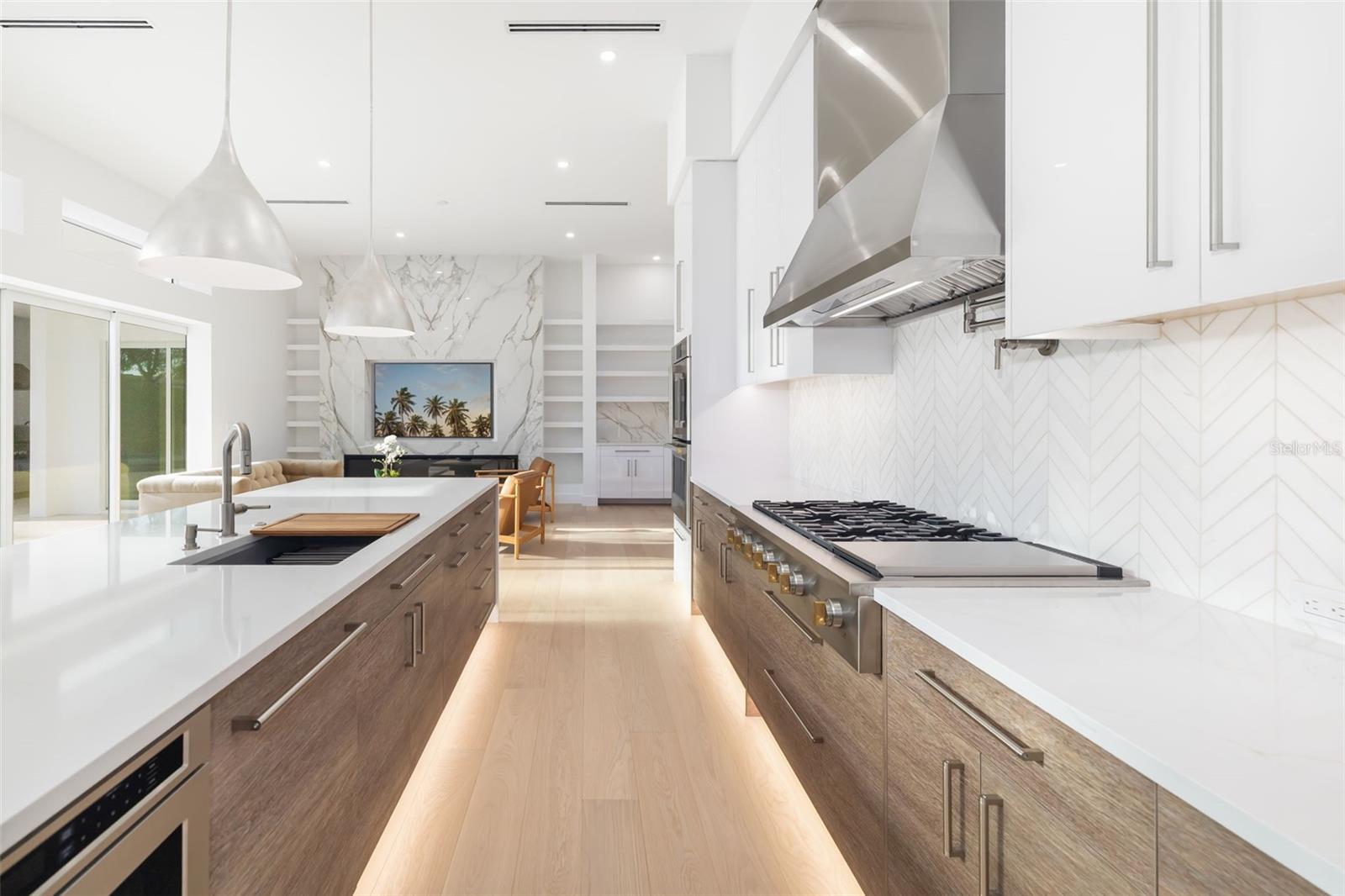 SOUTH GATE - Residential