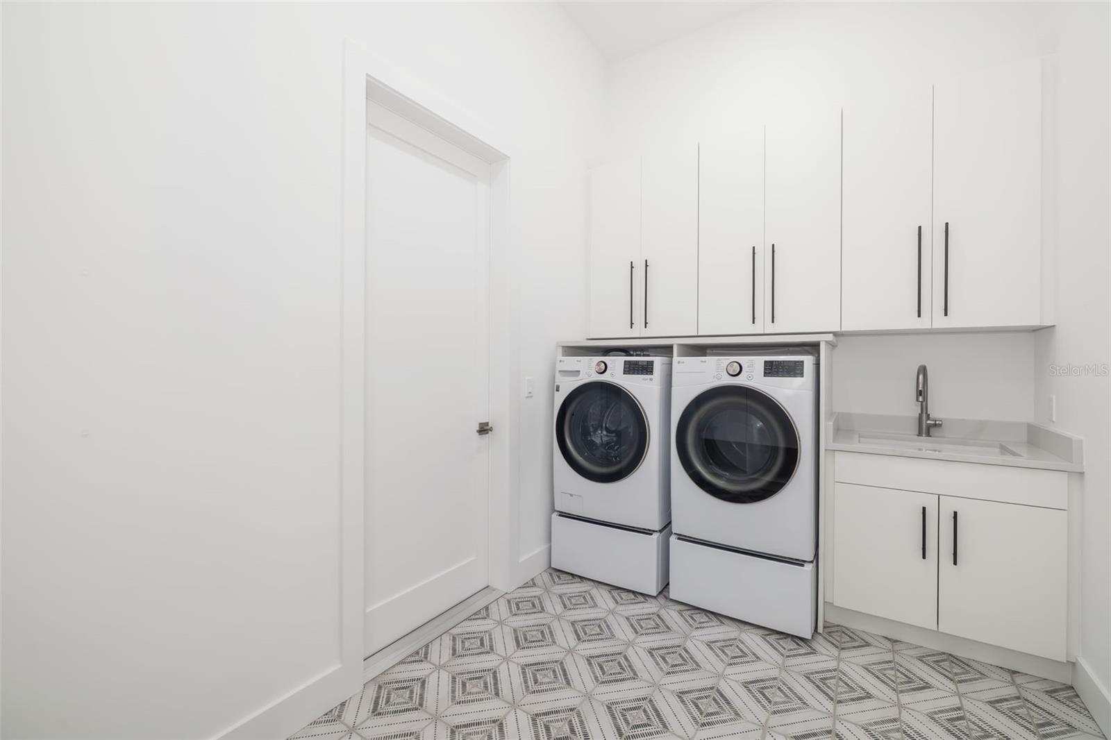 SOUTH GATE - Residential