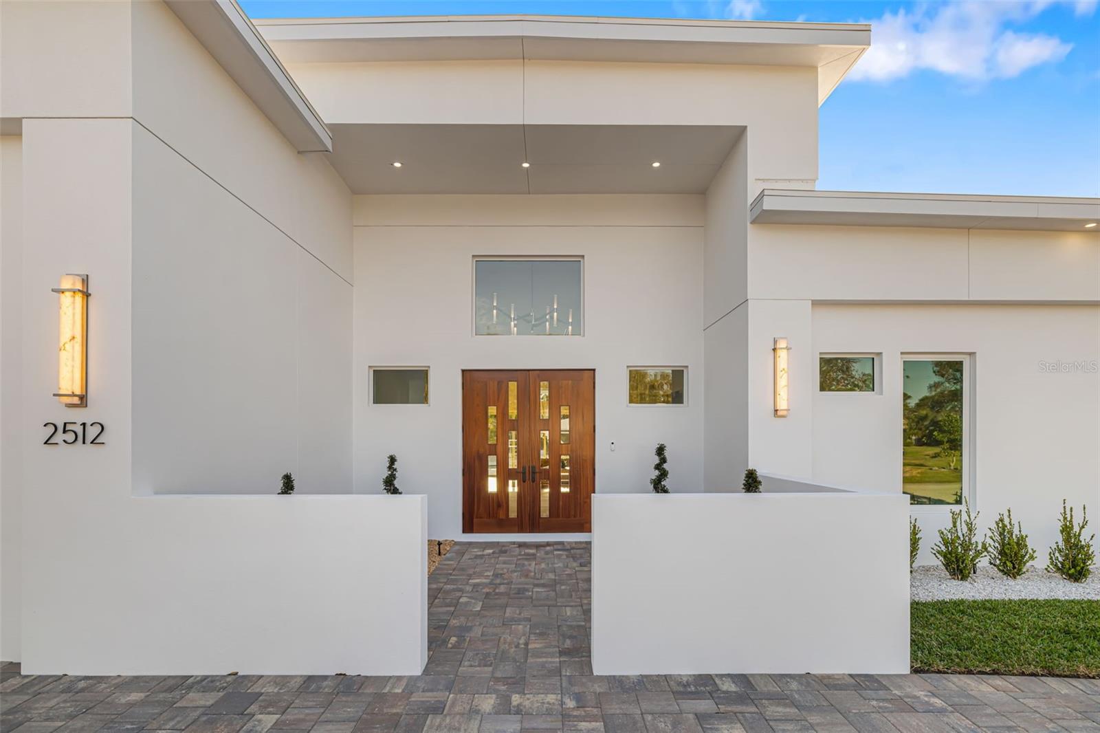 SOUTH GATE - Residential