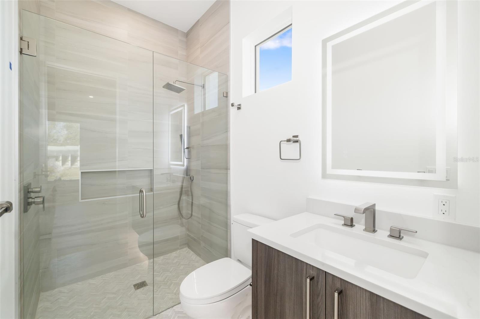 SOUTH GATE - Residential