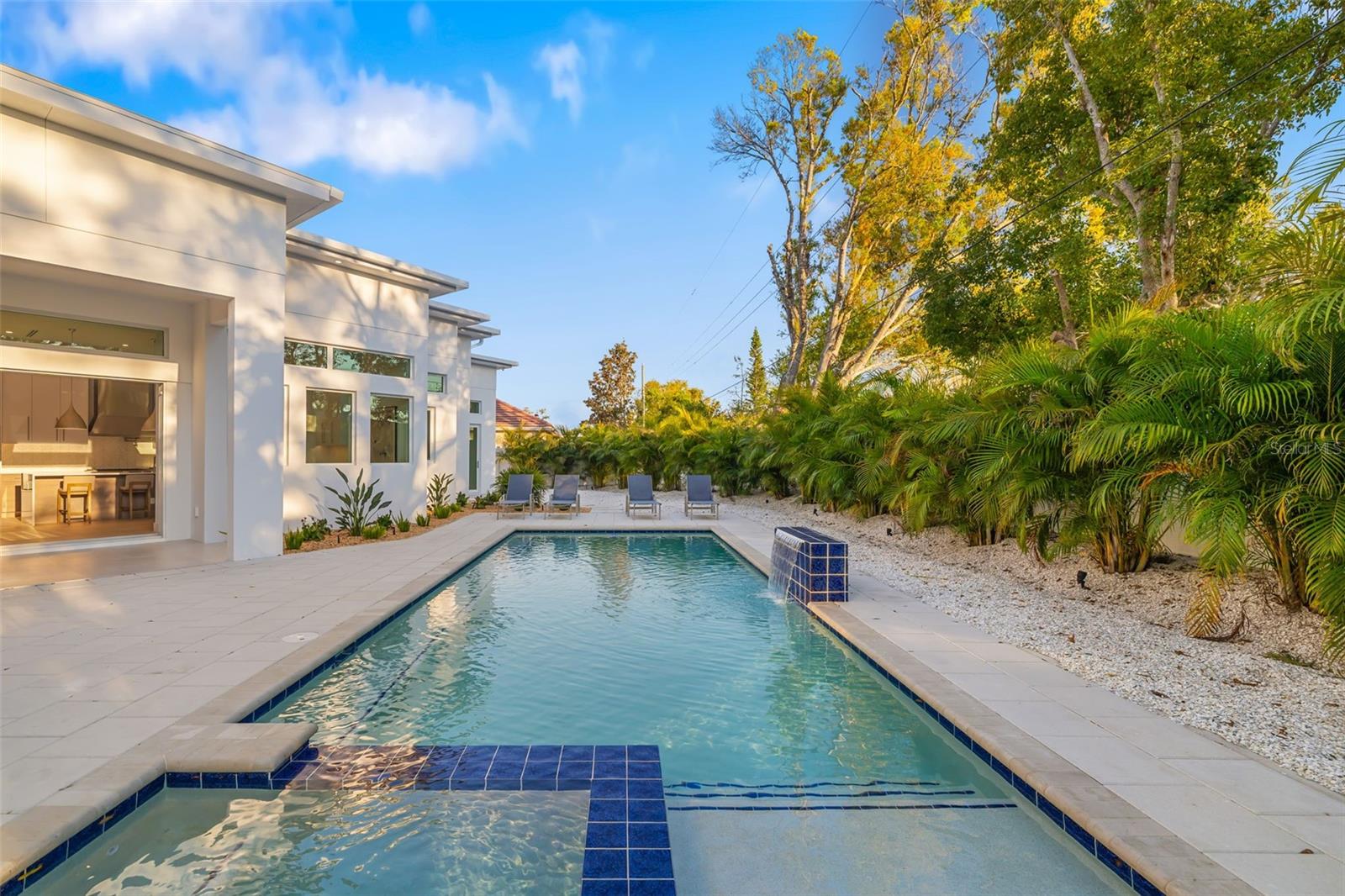 SOUTH GATE - Residential