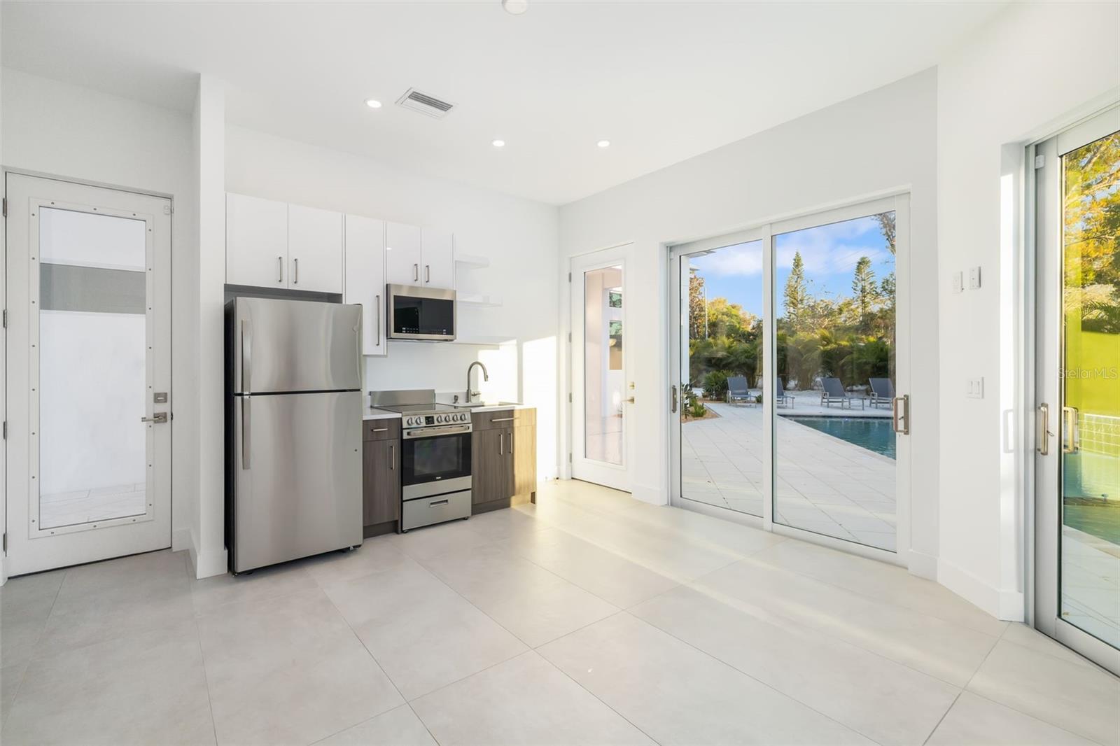 SOUTH GATE - Residential