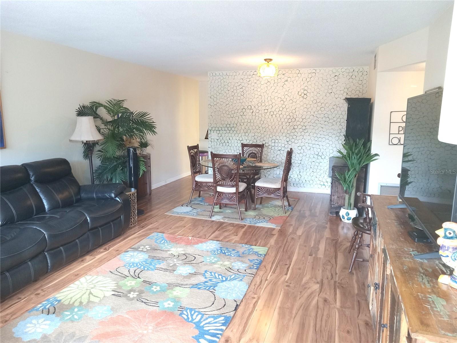 2041 AUSTRALIA WAY W 25
