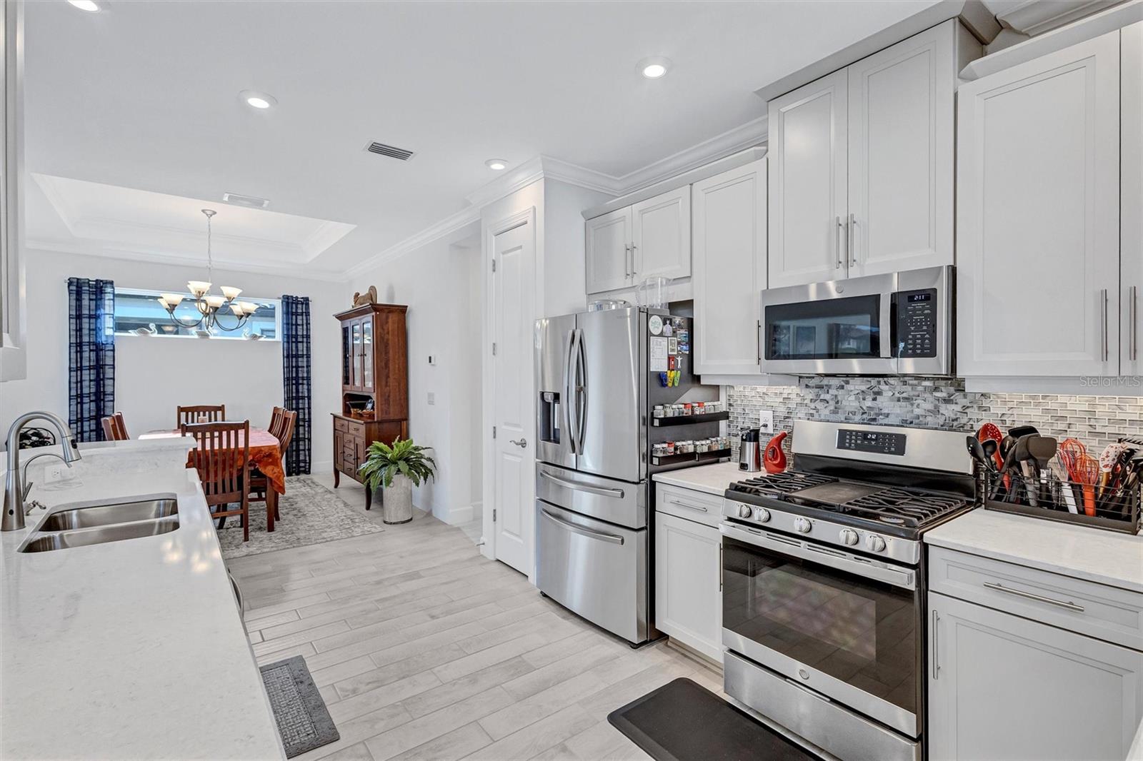 AZARIO ESPLANADE PH II SUBPH C-O - Residential