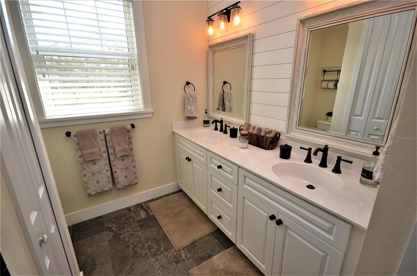 Volco Hlnds - Residential