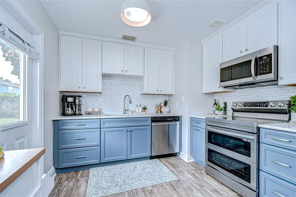 Photo of 5402 S Himes Avenue, Tampa, FL 33611 (MLS # TB8434770)
