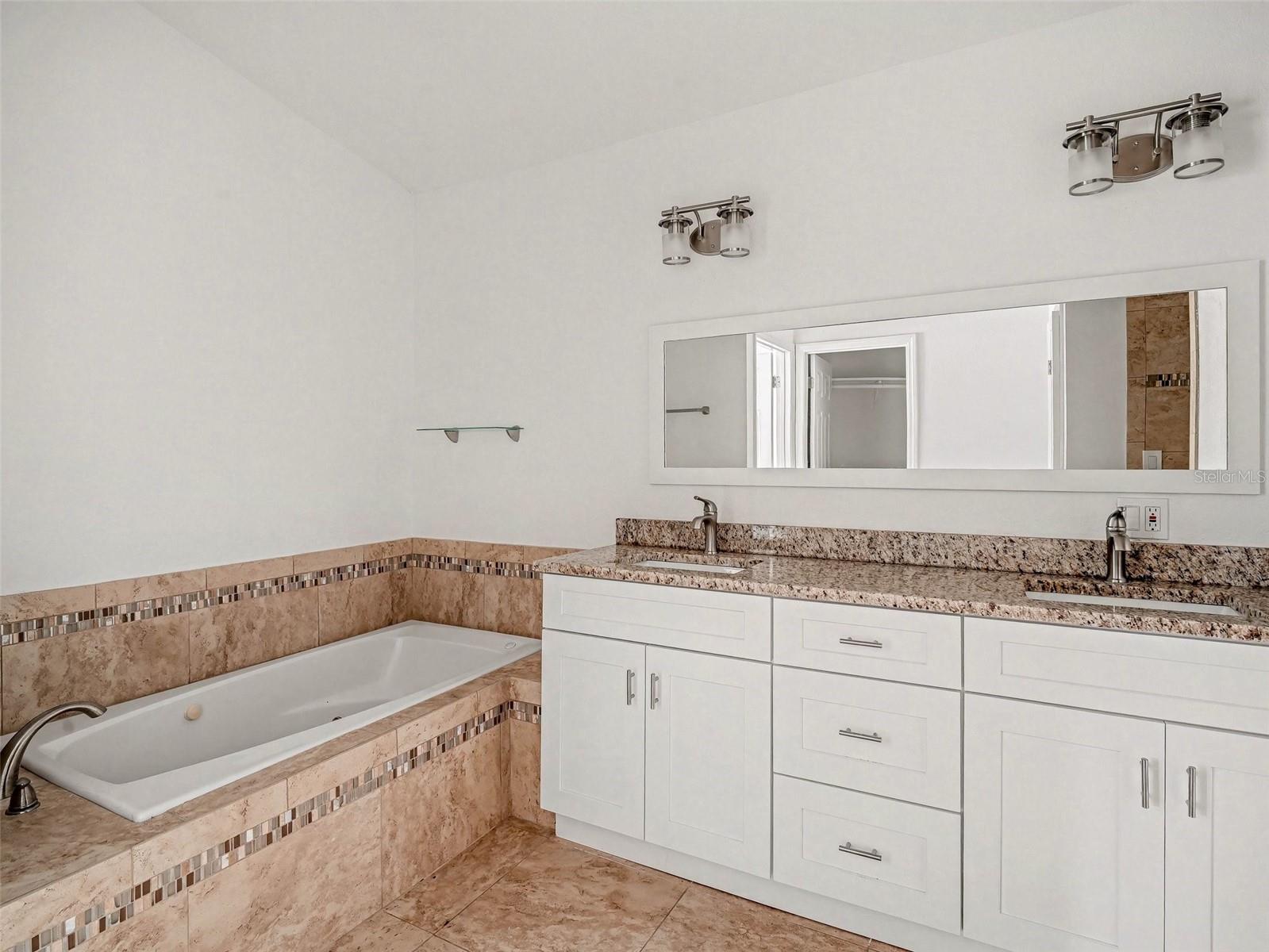 SPANISH WELLS - Residential