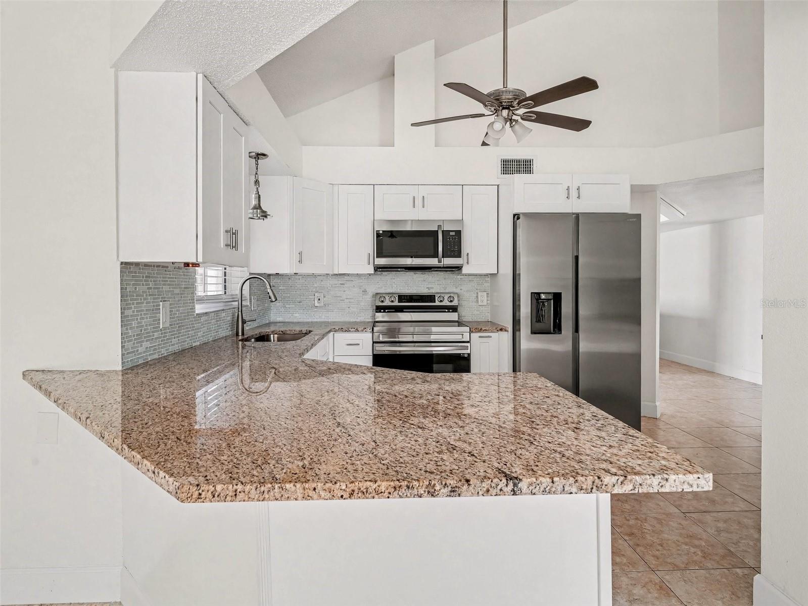 SPANISH WELLS - Residential