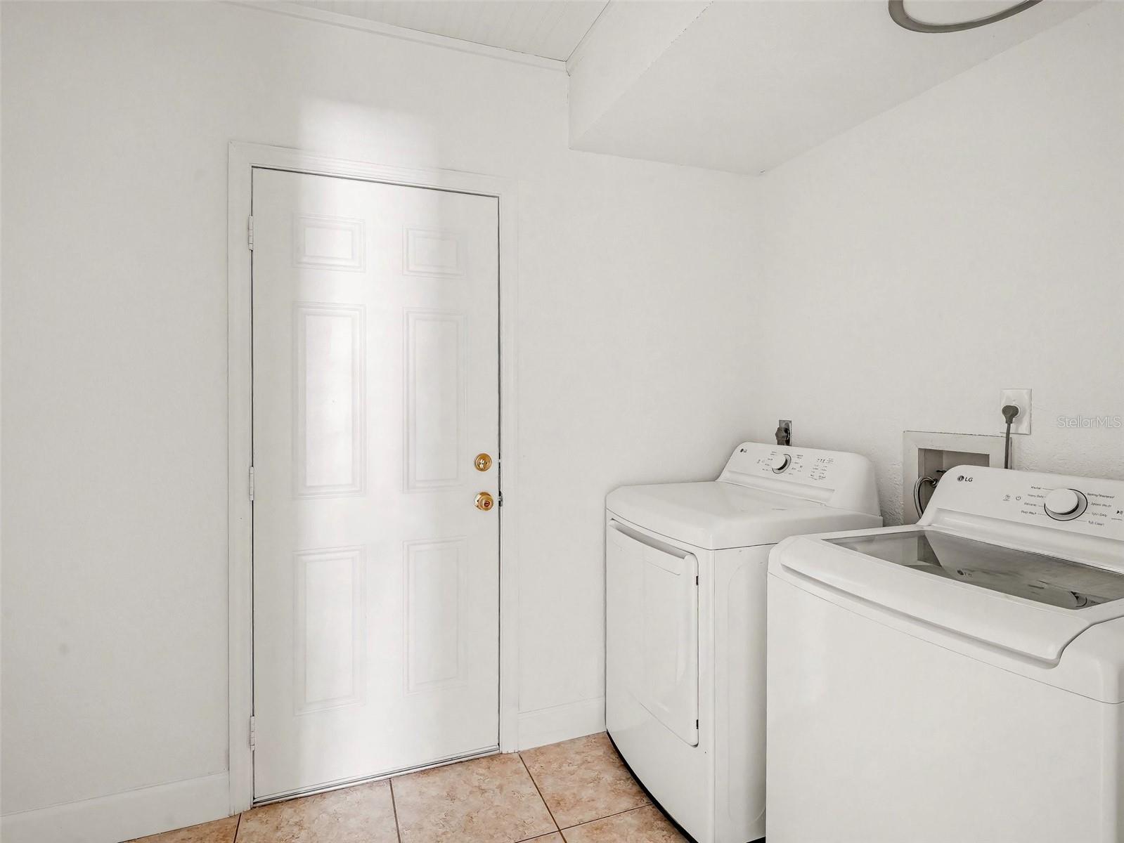 SPANISH WELLS - Residential