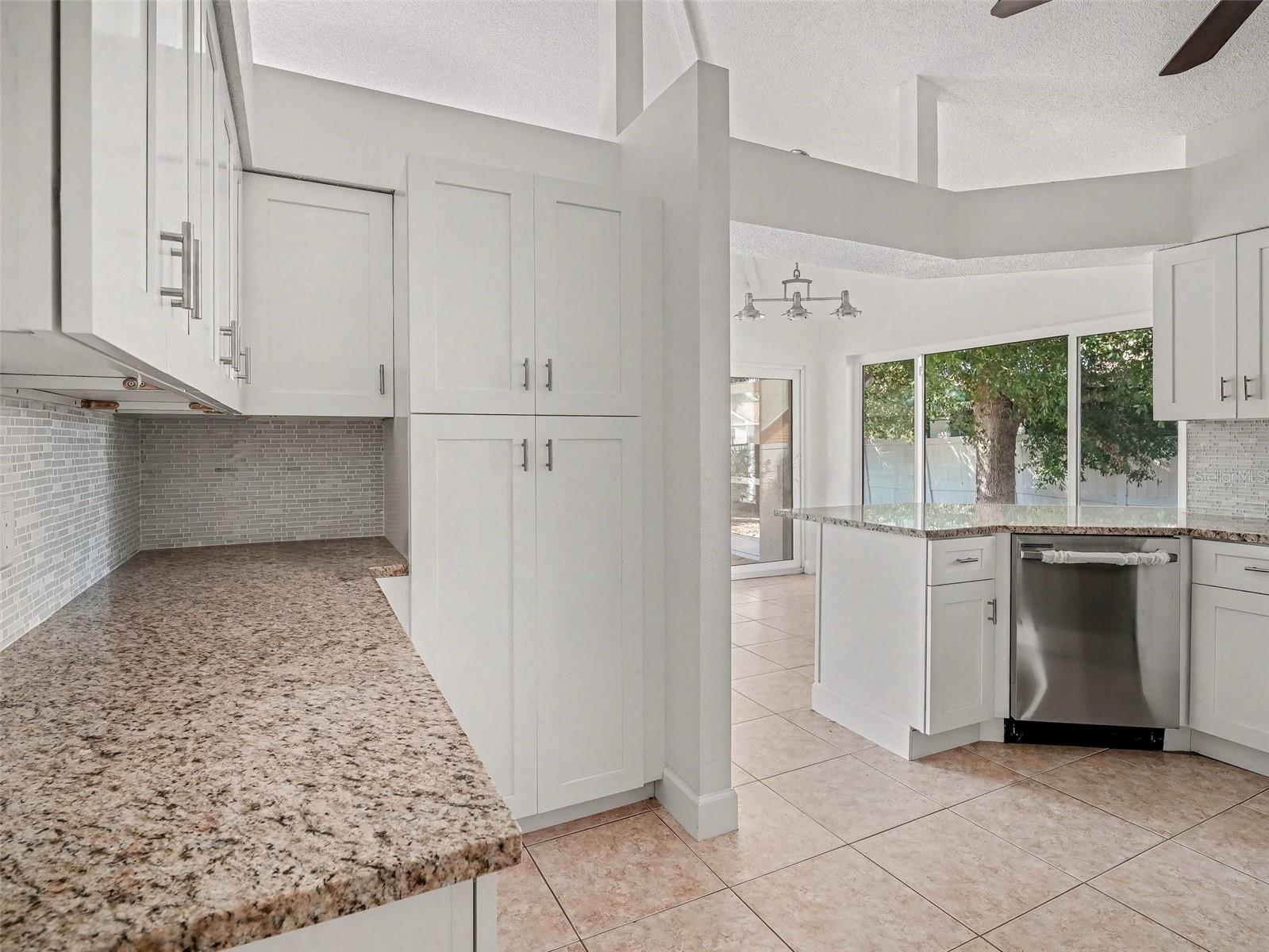 SPANISH WELLS - Residential