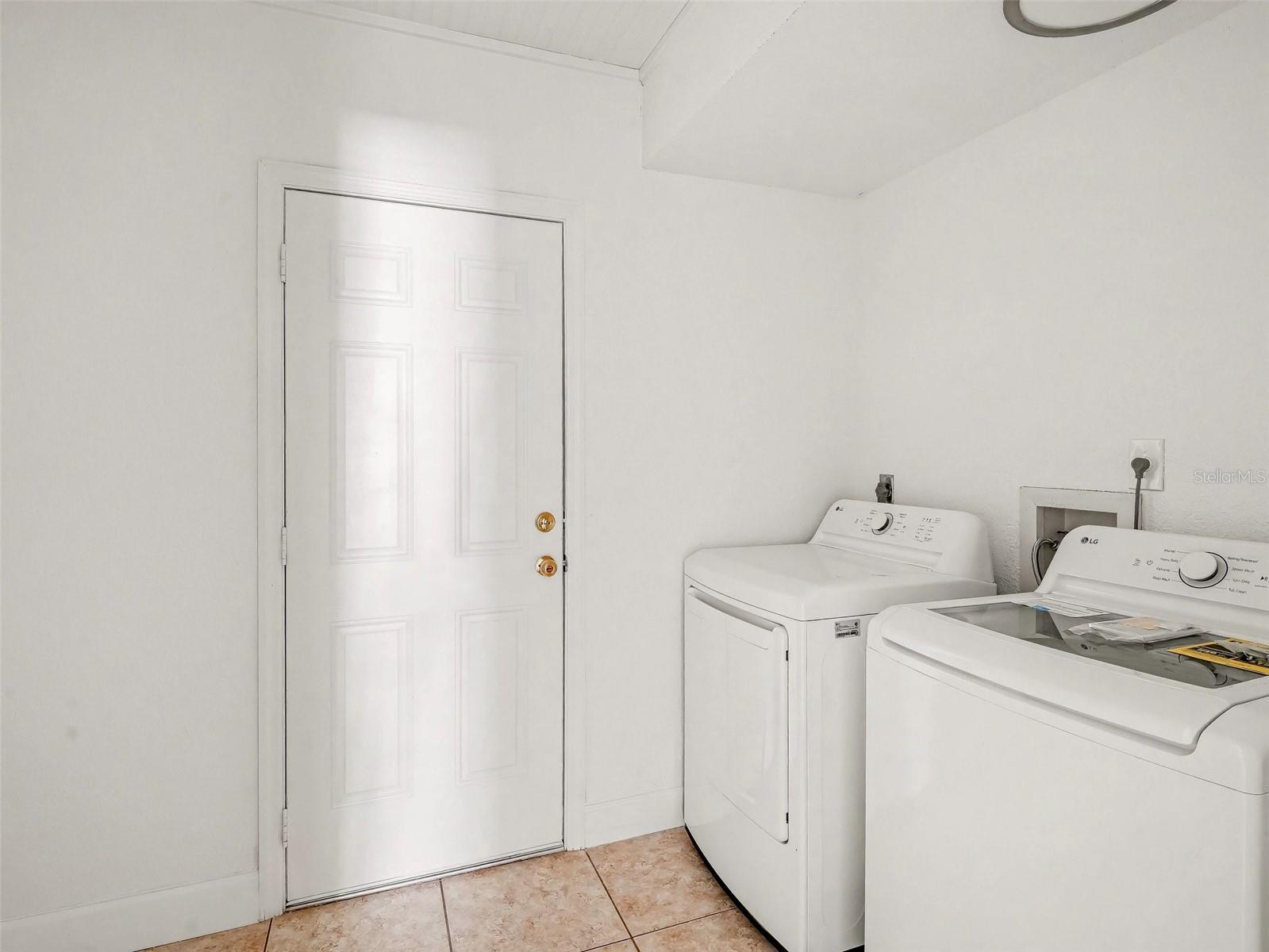 SPANISH WELLS - Residential