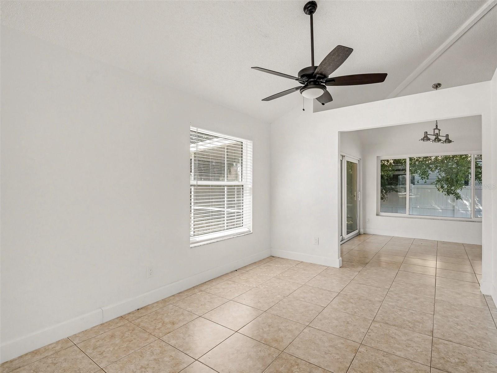 SPANISH WELLS - Residential