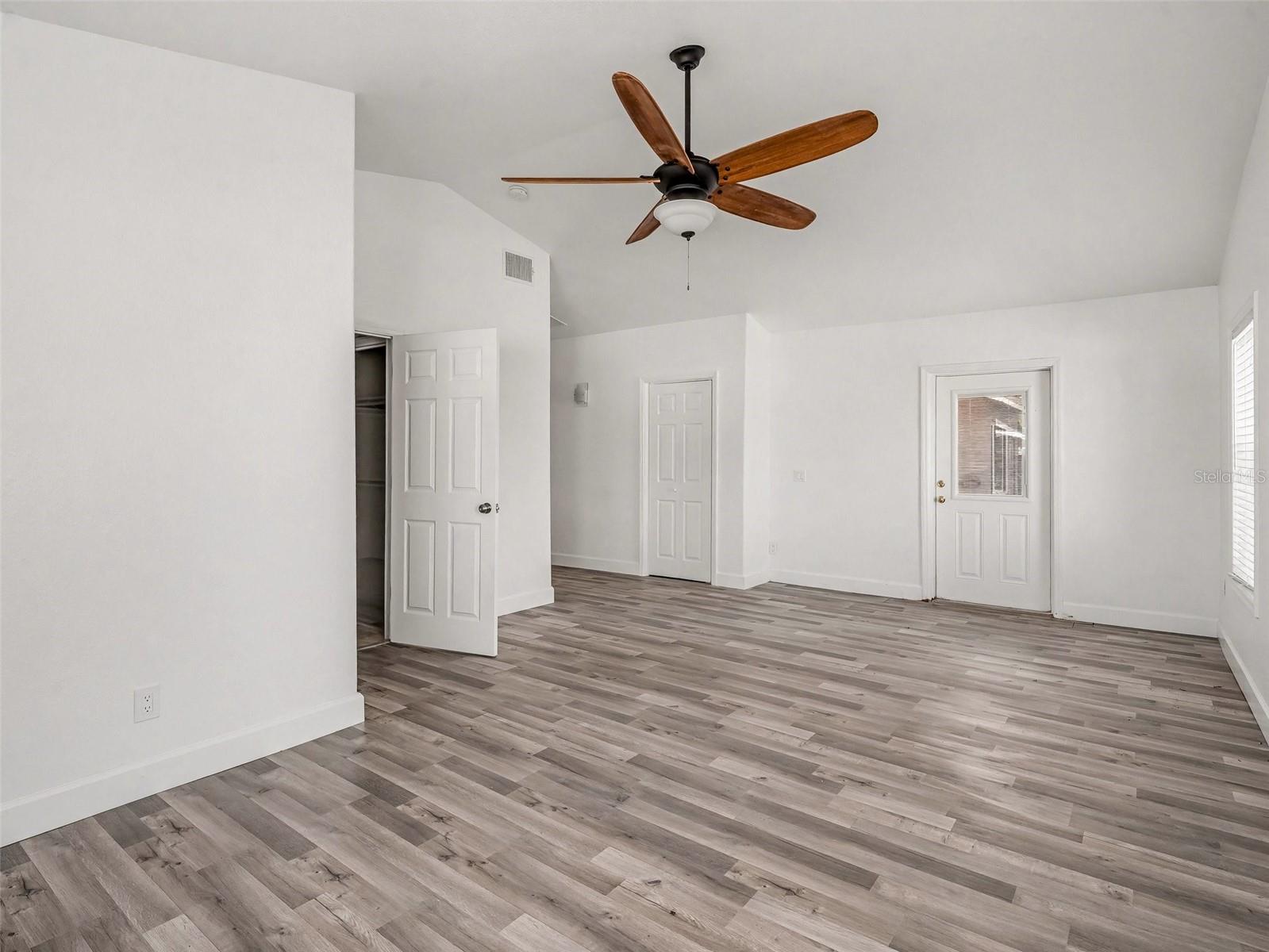 SPANISH WELLS - Residential